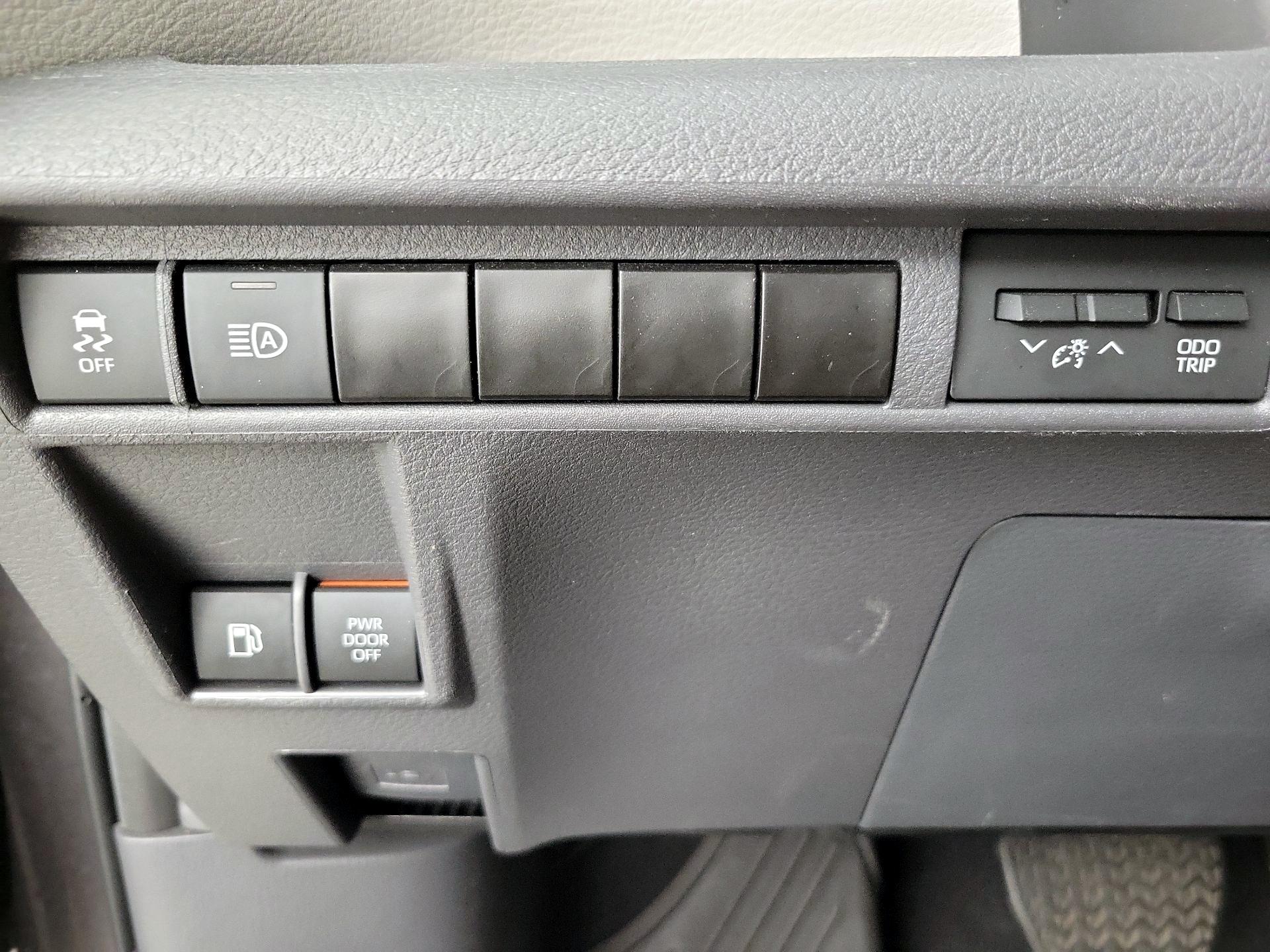 Thumbnail: 2024 Toyota Sienna - 13