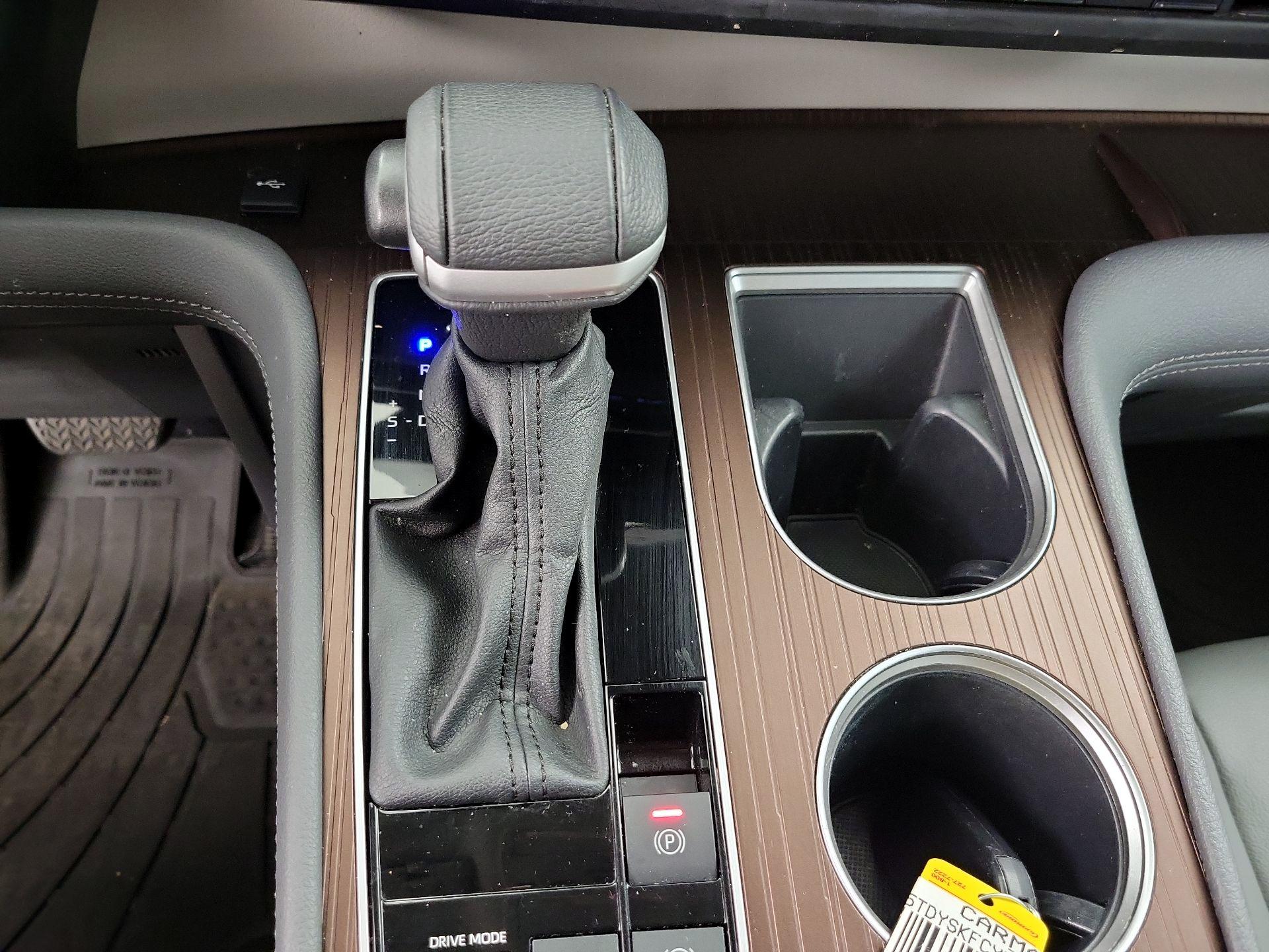 Thumbnail: 2024 Toyota Sienna - 17