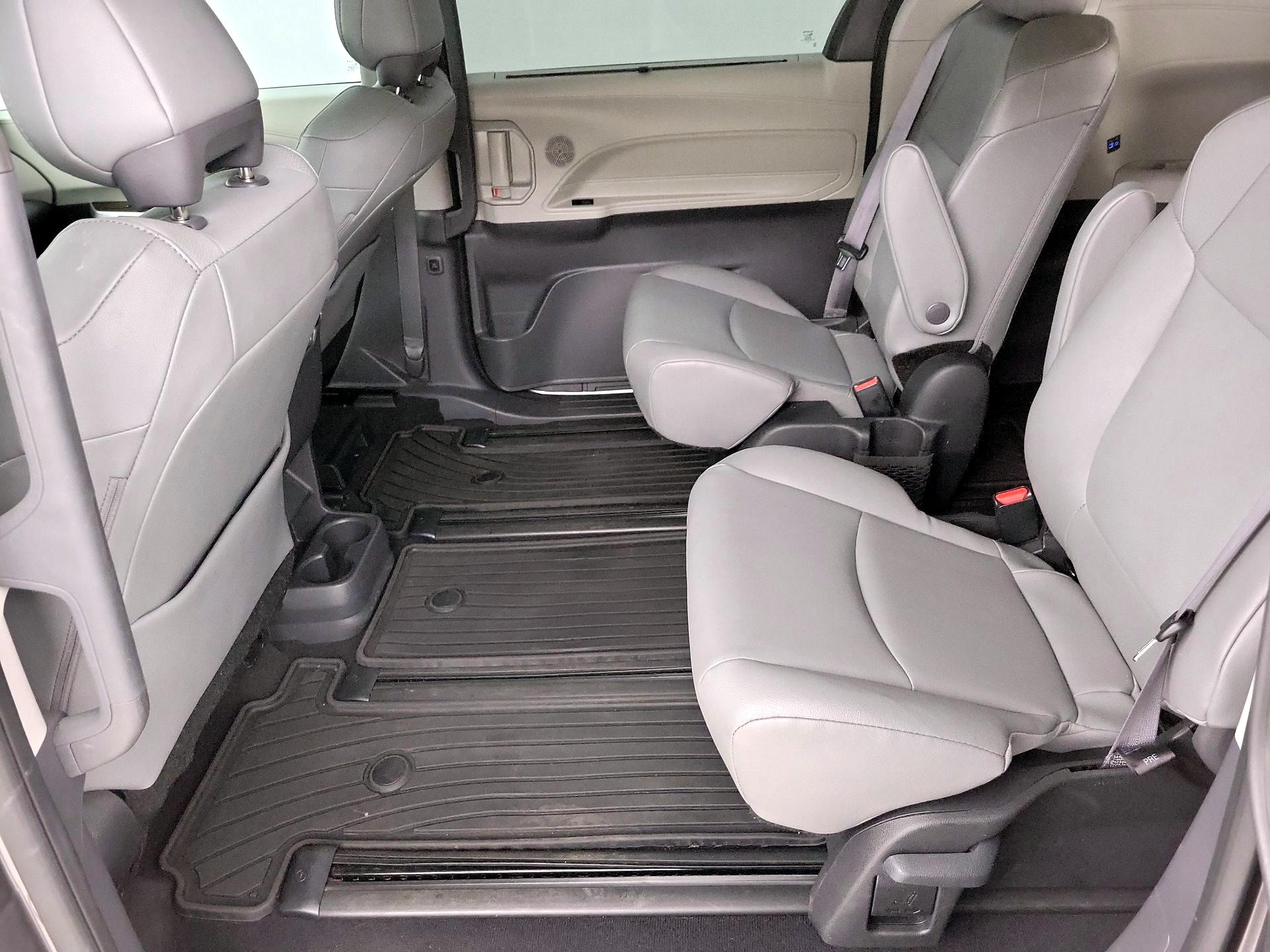 Thumbnail: 2024 Toyota Sienna - 20