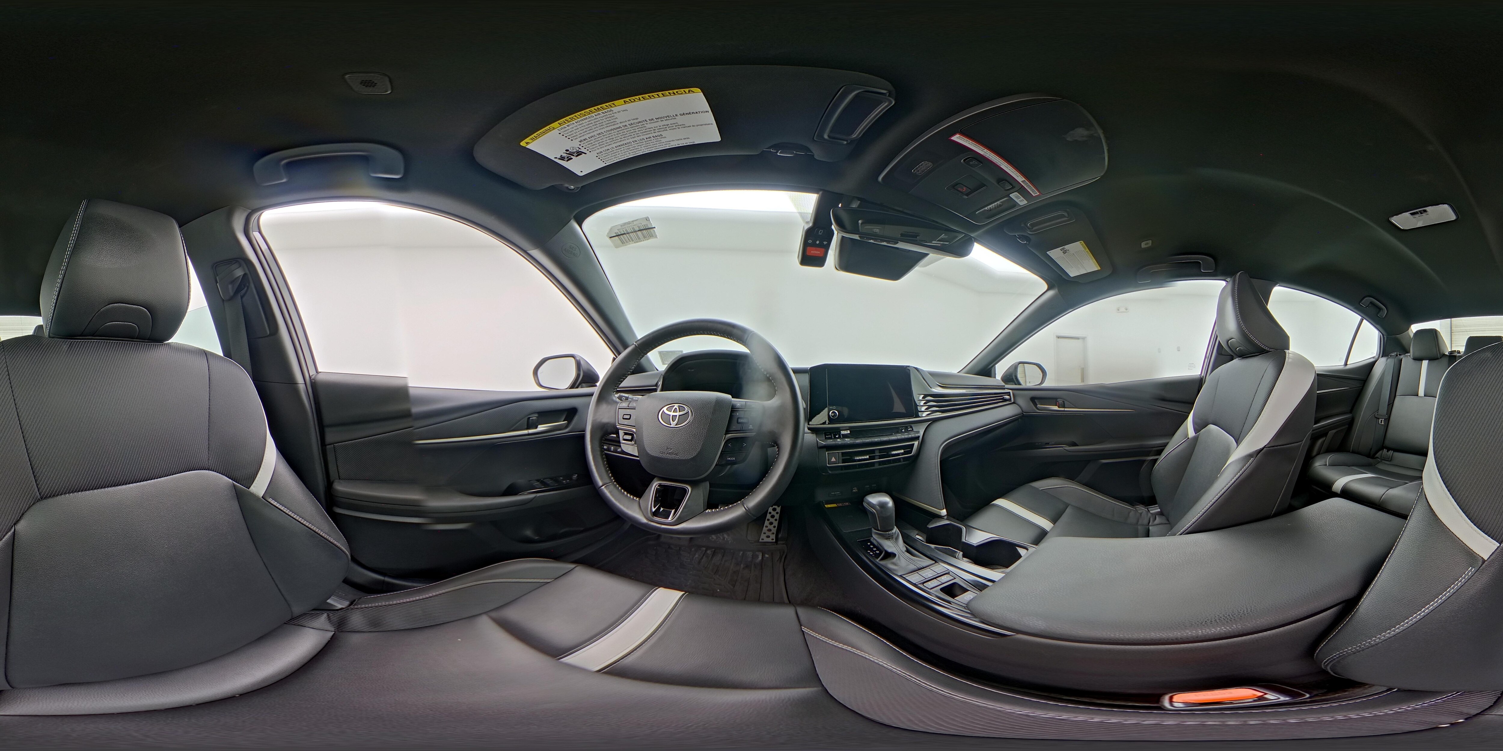 2025 Toyota Camry SE - Photo 26