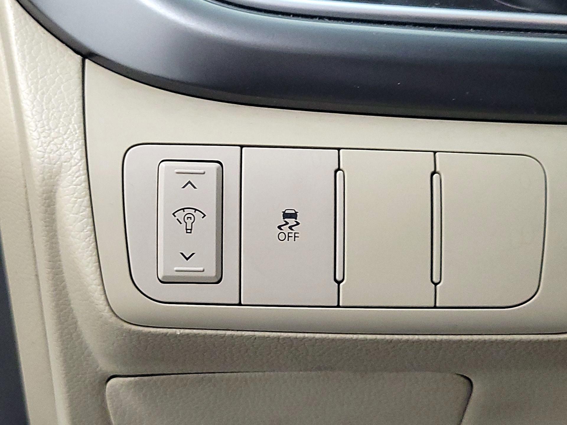 Thumbnail: 2015 Kia Optima - 13