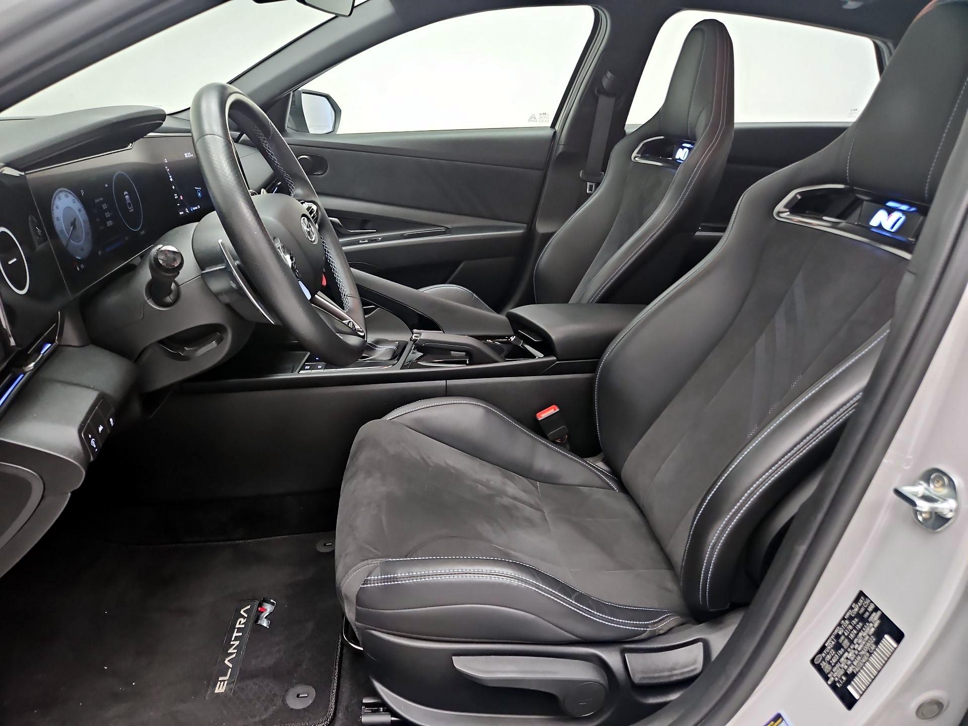 Thumbnail: 2022 Hyundai Elantra - 11