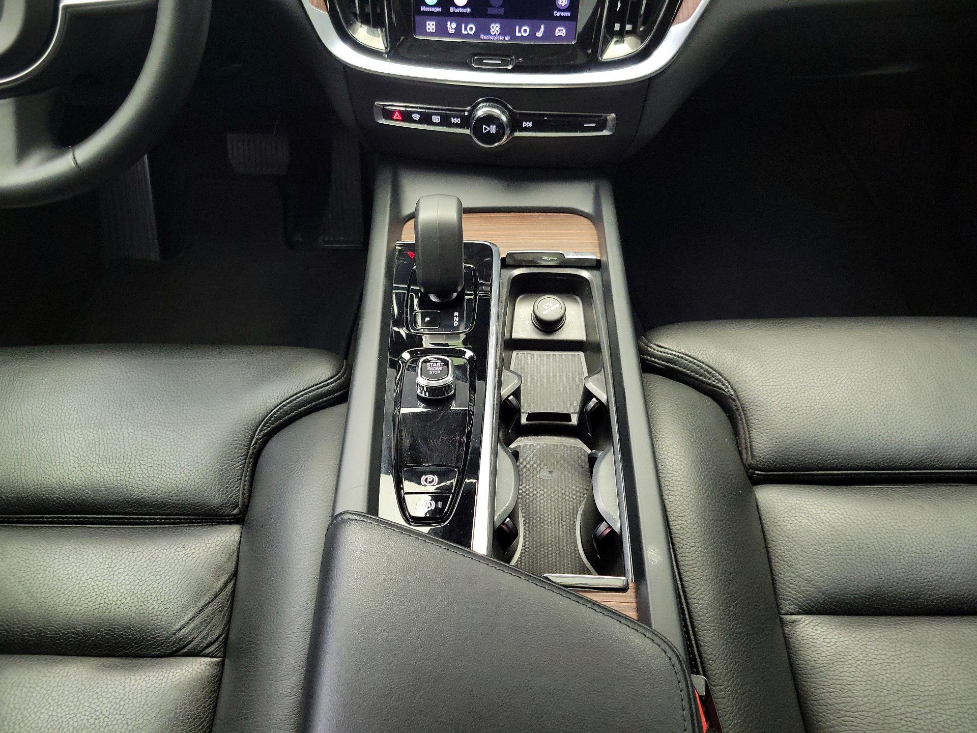 Thumbnail: 2024 Volvo S60 - 17