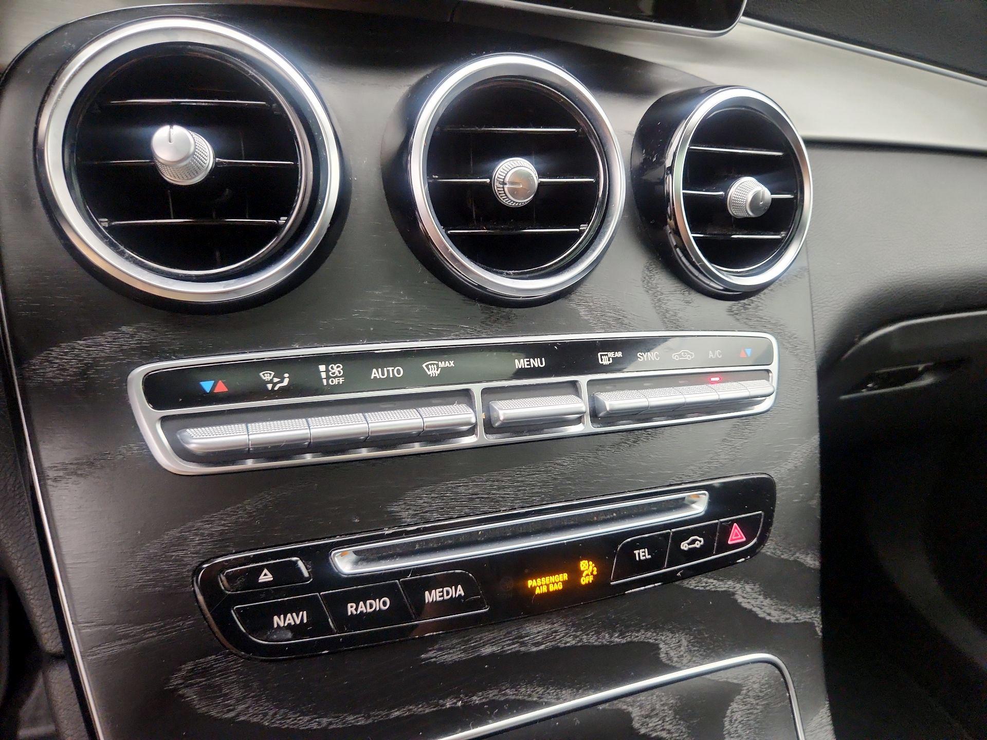 Thumbnail: 2019 Mercedes-Benz GLC - 16