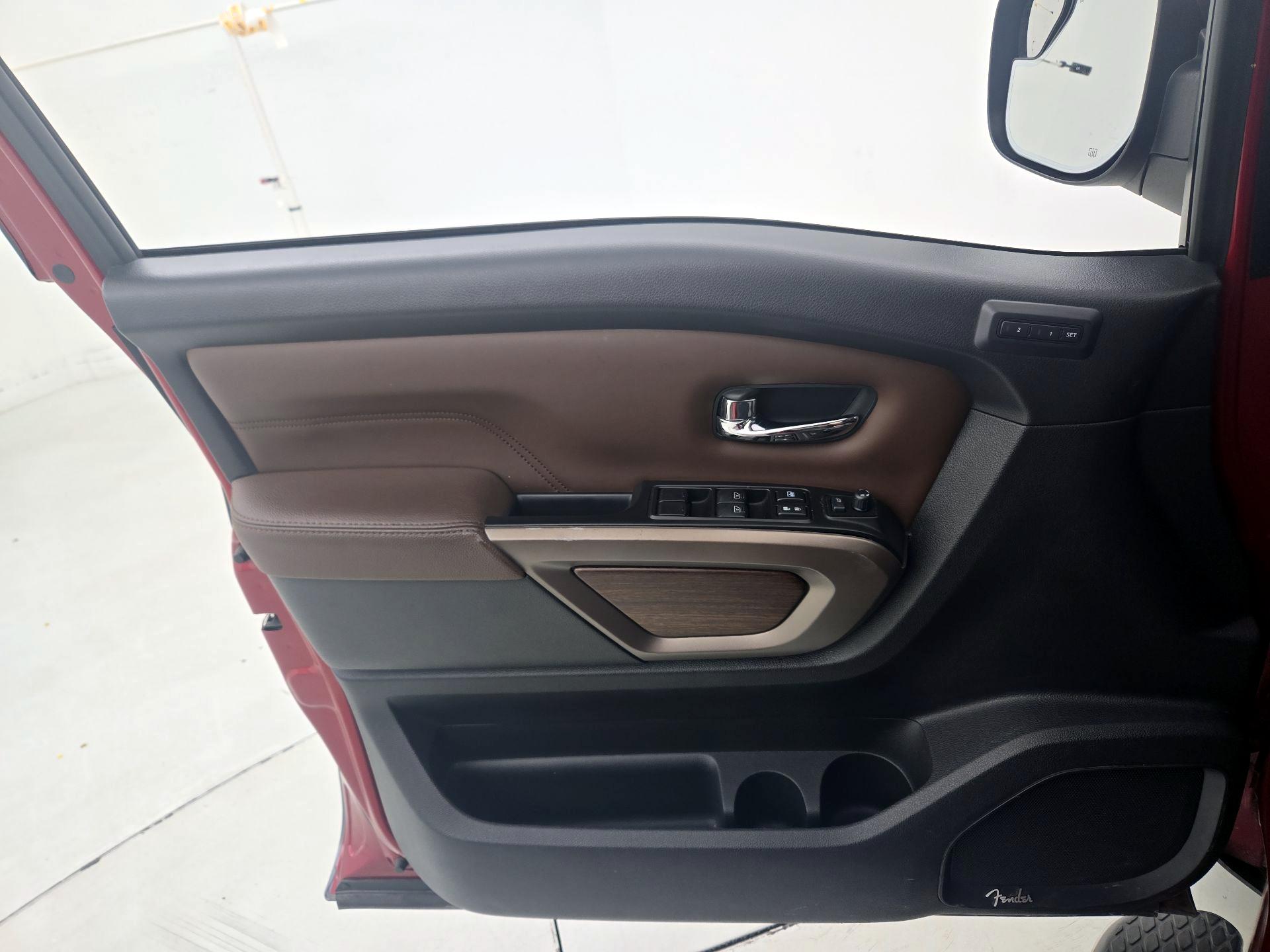 Thumbnail: 2020 Nissan Titan - 12