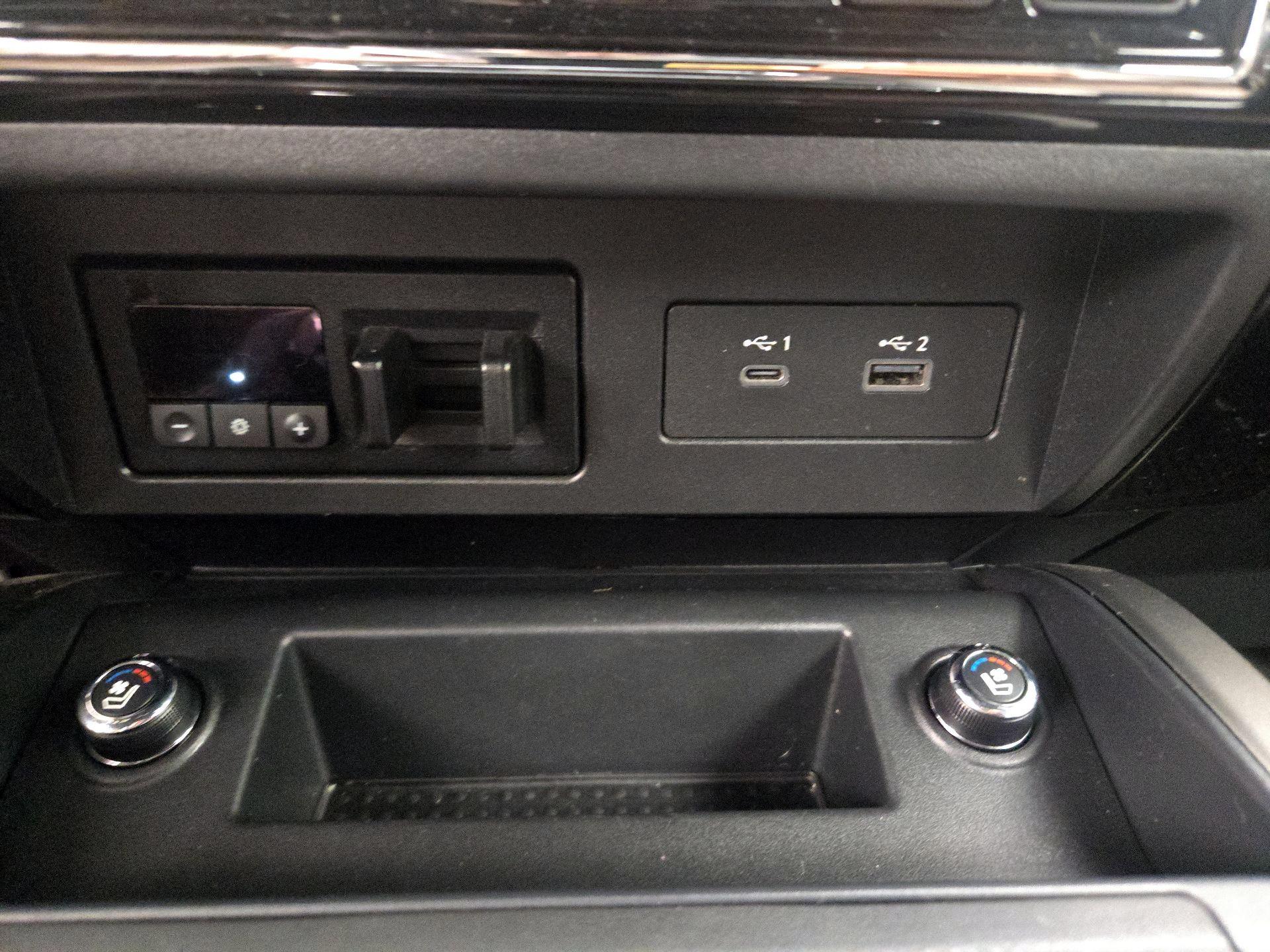 Thumbnail: 2020 Nissan Titan - 19