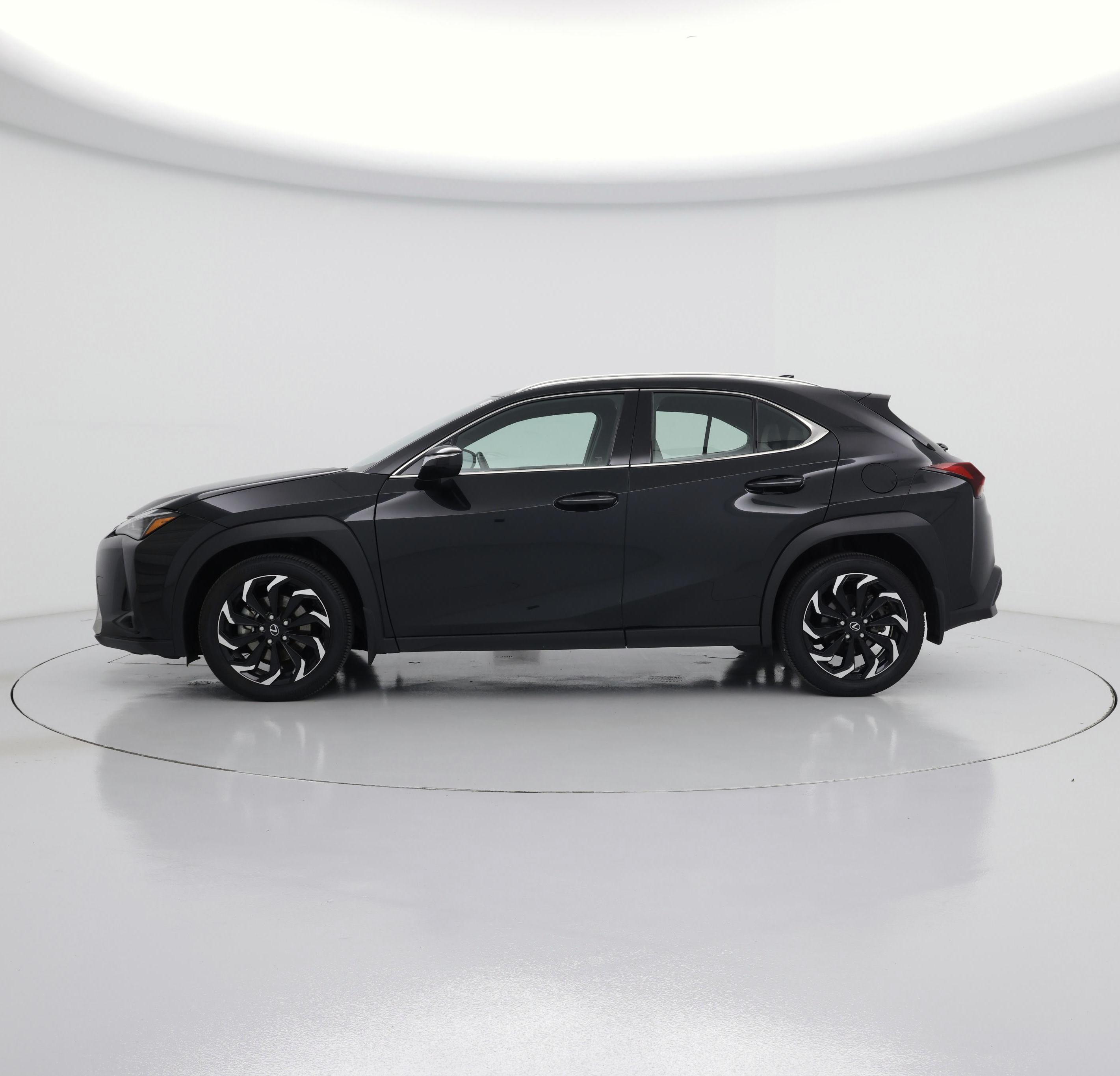 Thumbnail: 2025 Lexus UX - 3