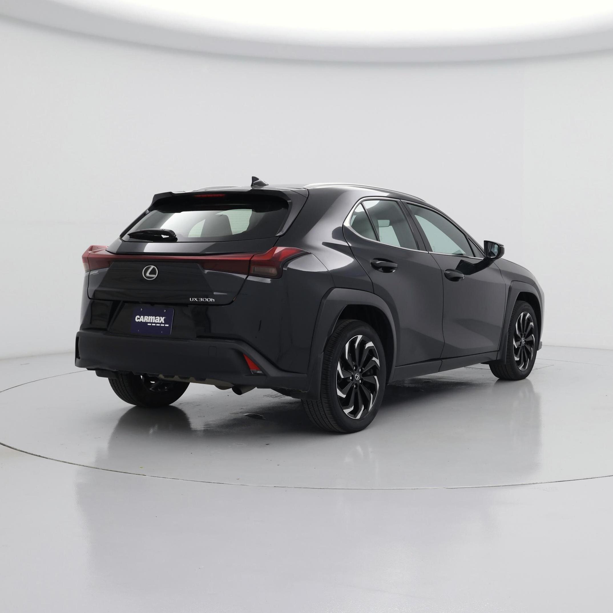 Thumbnail: 2025 Lexus UX - 8