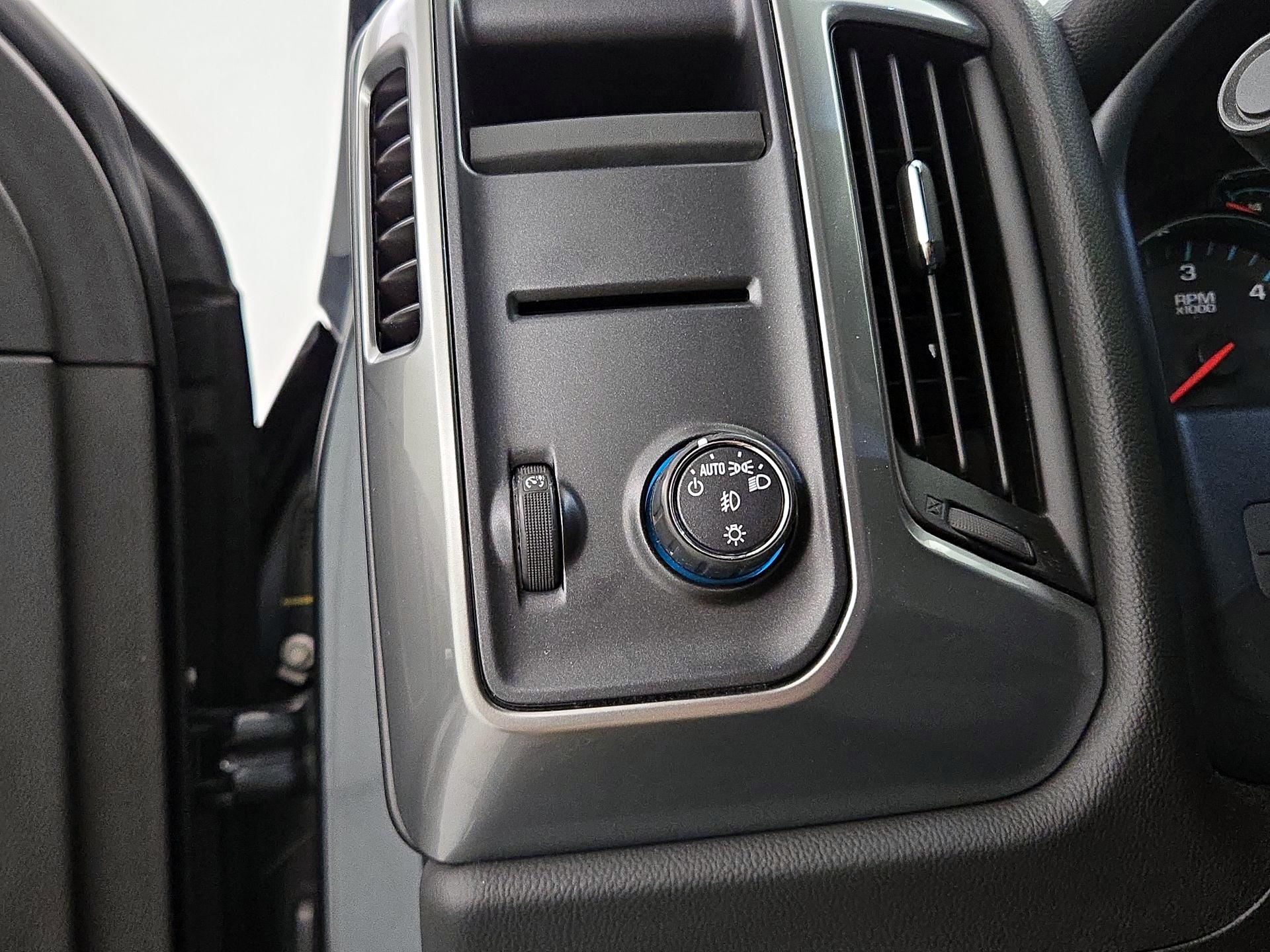 Thumbnail: 2017 Chevrolet Silverado 1500 - 13