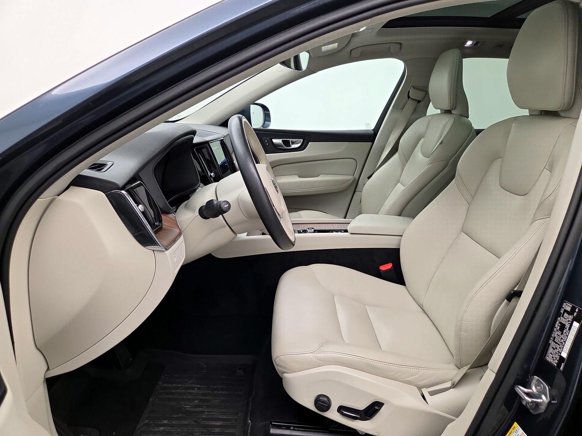 Thumbnail: 2021 Volvo XC60 - 11