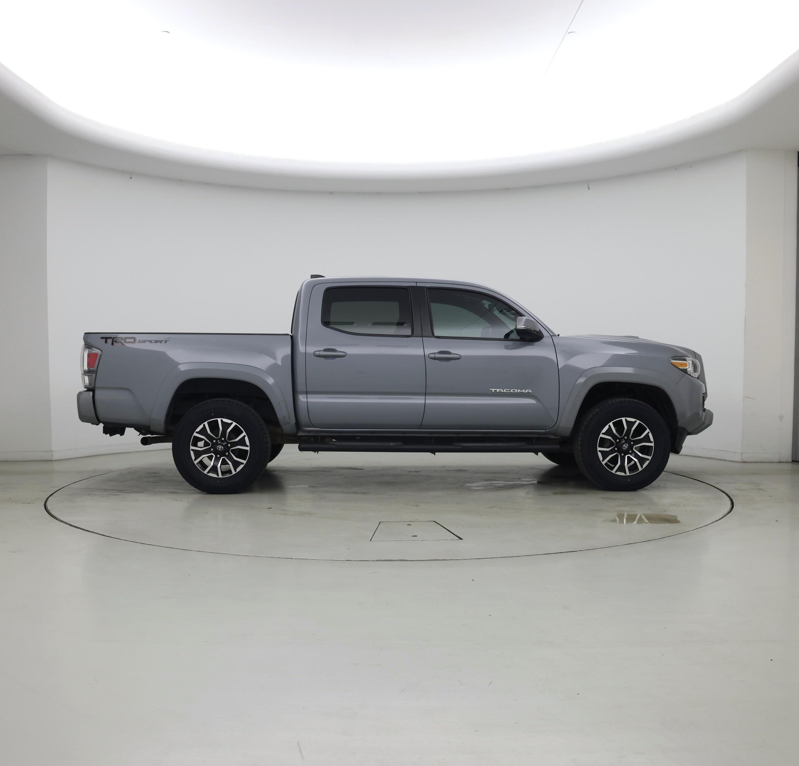 Thumbnail: 2021 Toyota Tacoma - 7