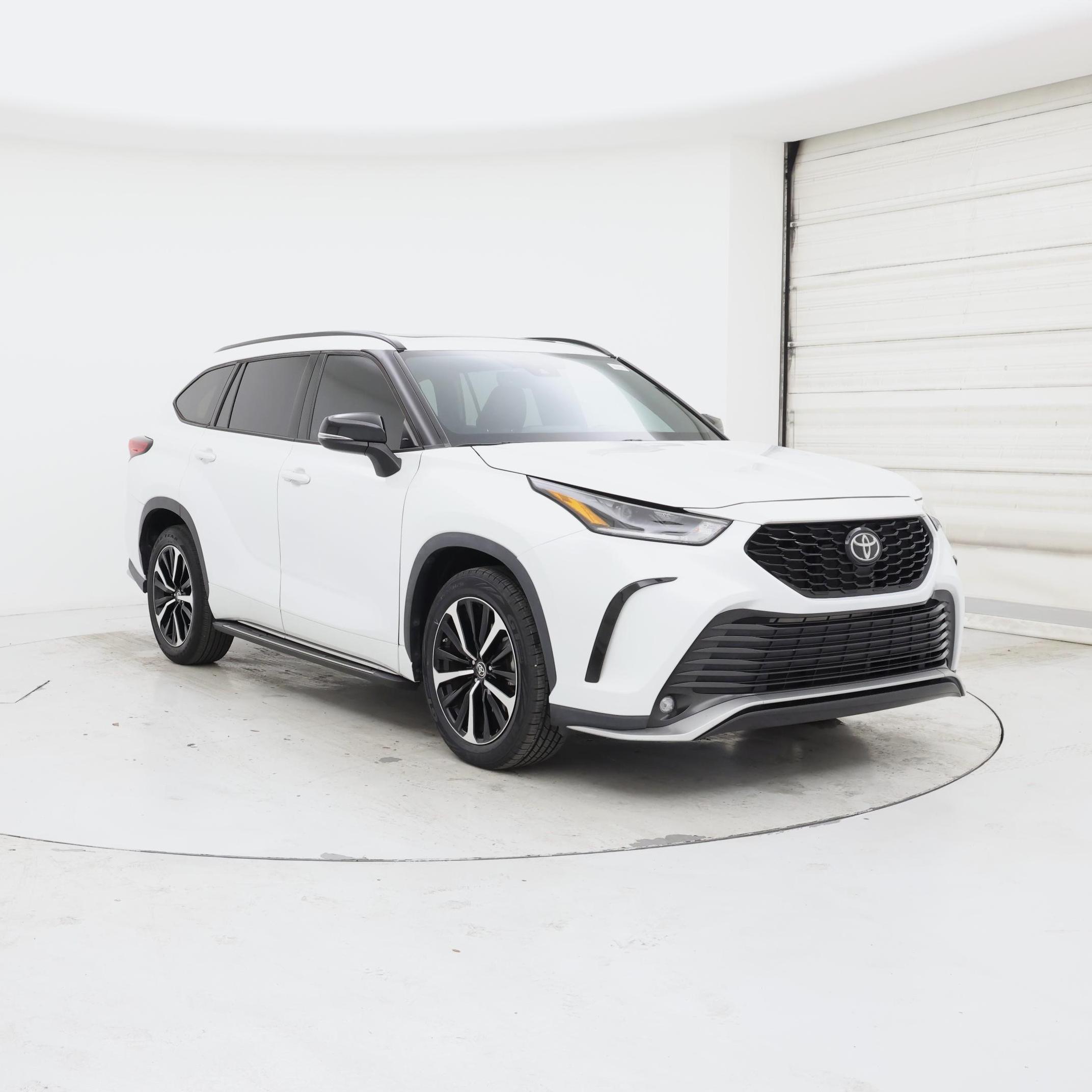 White 2022 Toyota Highlander SUV / Crossover Front-Wheel Drive Automatic