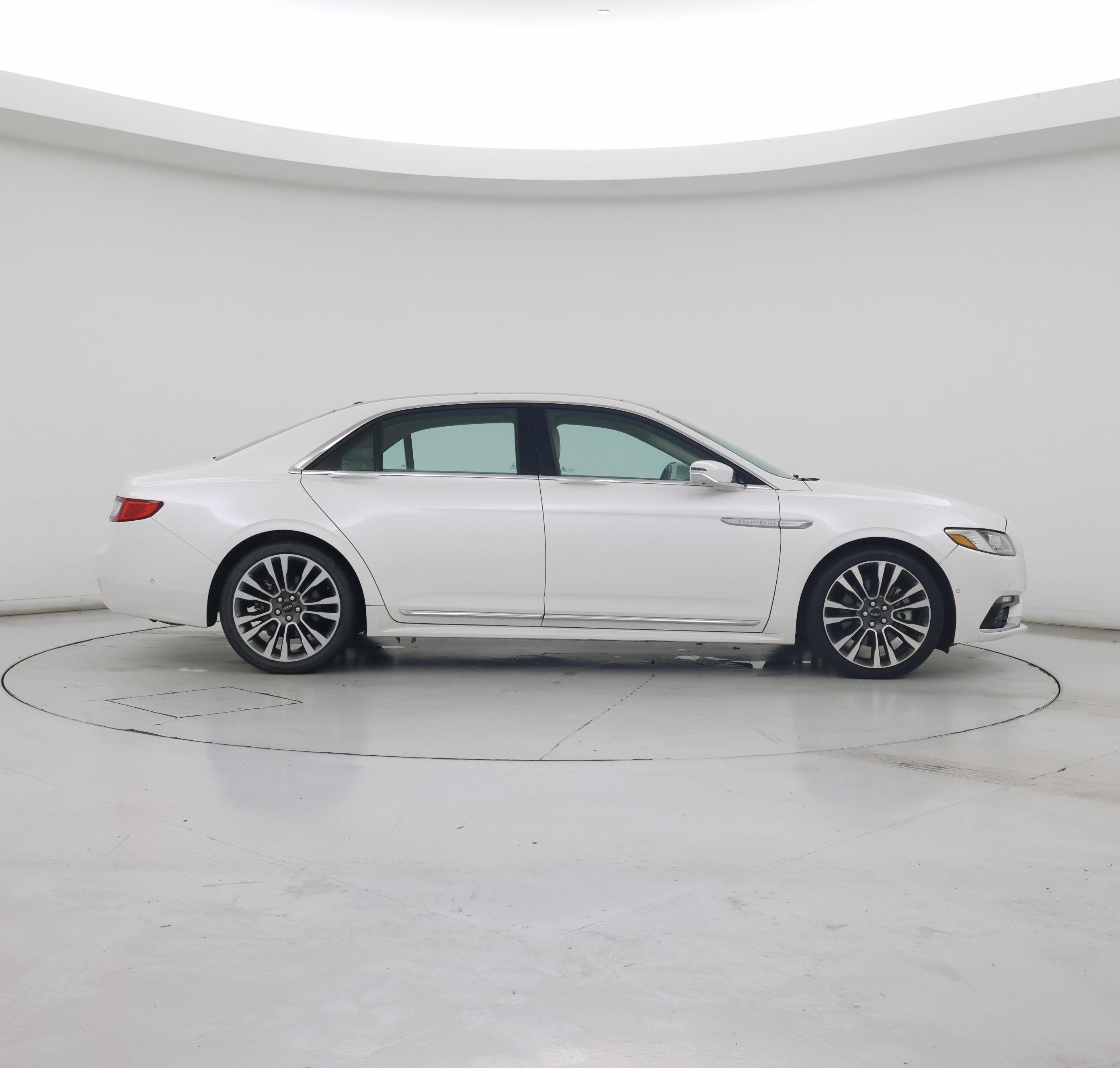 Thumbnail: 2017 Lincoln Continental - 7
