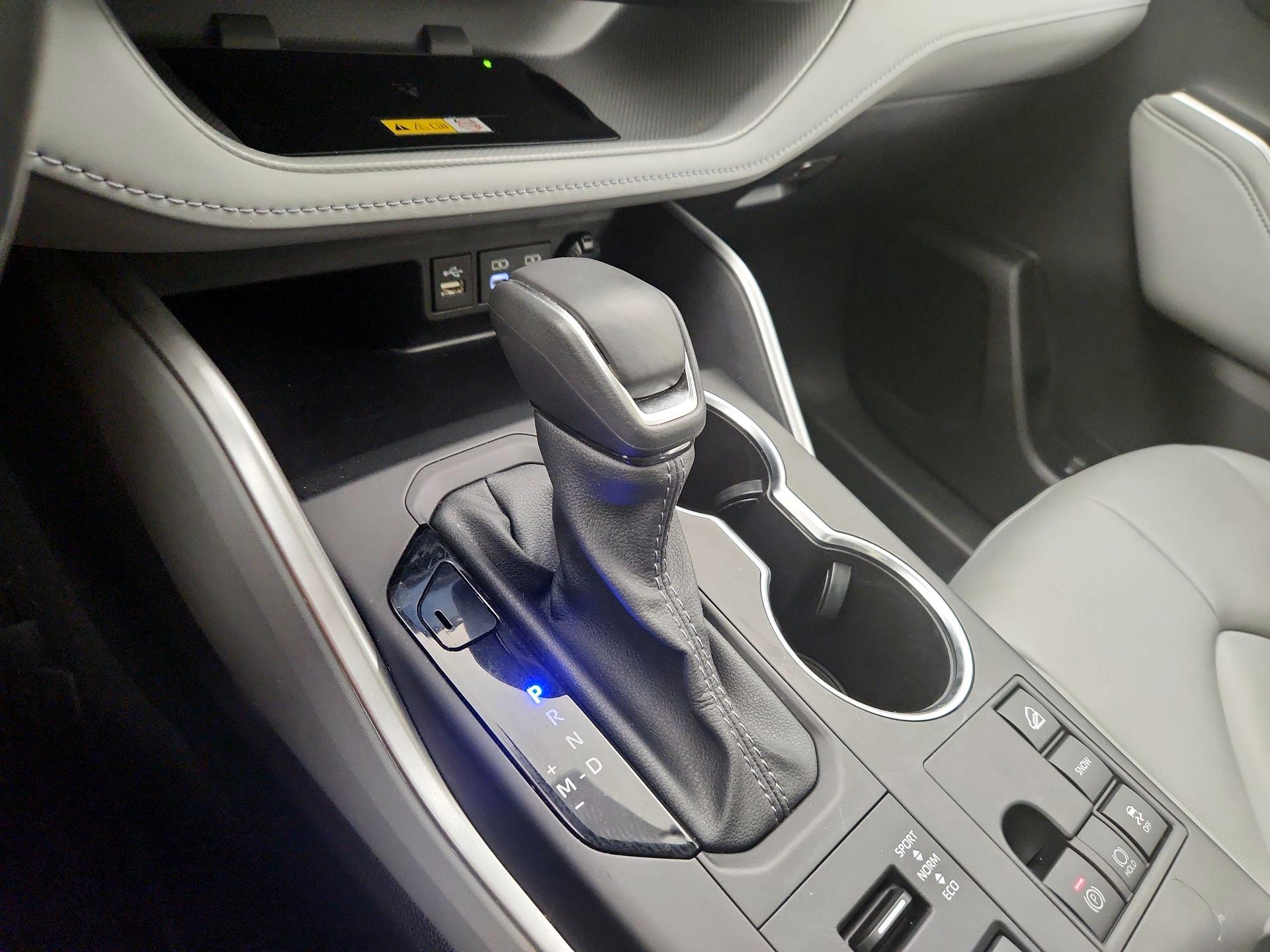 Thumbnail: 2024 Toyota Highlander - 16