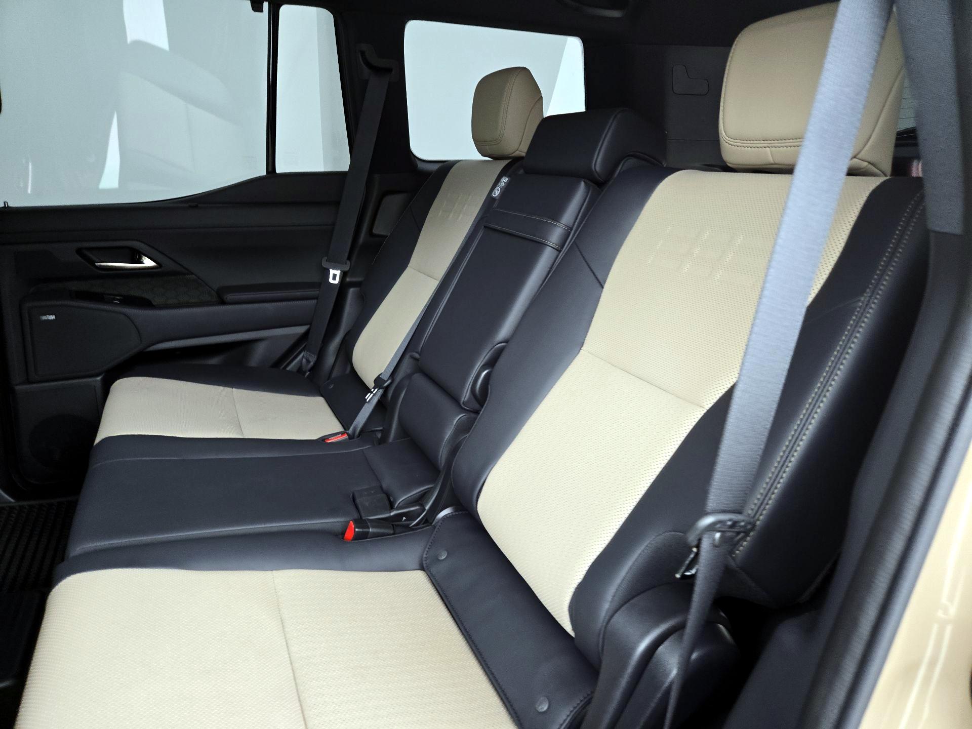 Thumbnail: 2025 Lexus GX - 18