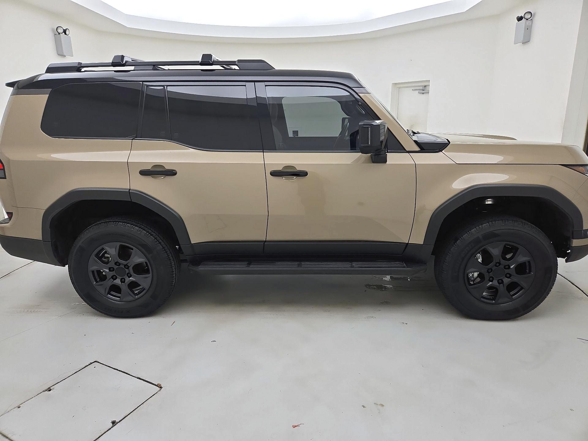 Thumbnail: 2025 Lexus GX - 4