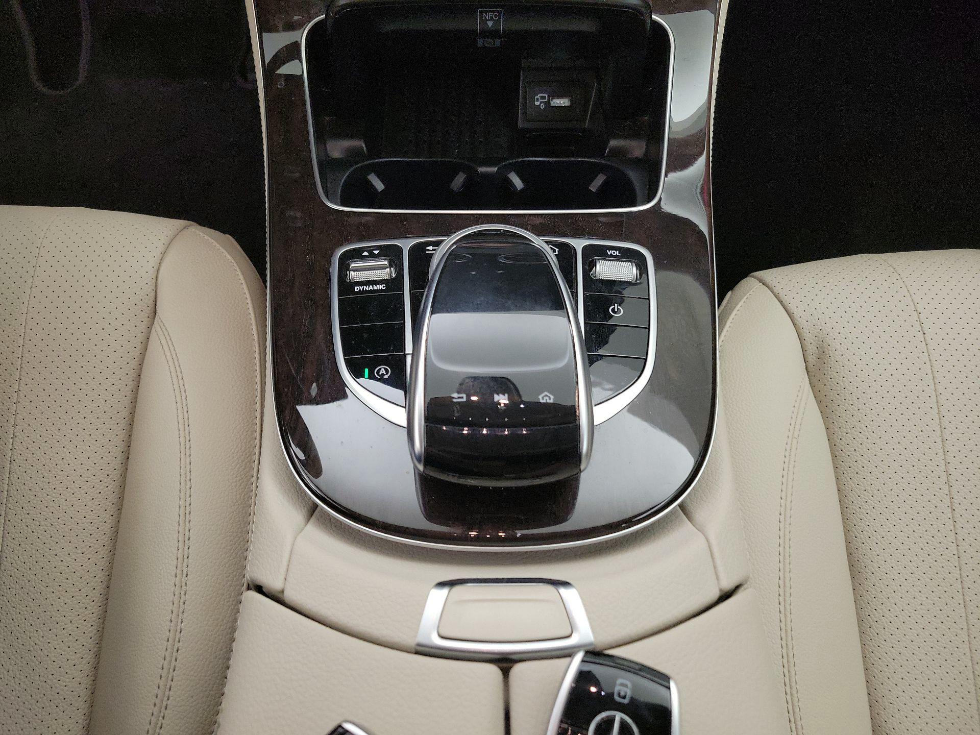 Thumbnail: 2020 Mercedes-Benz E-Class - 18