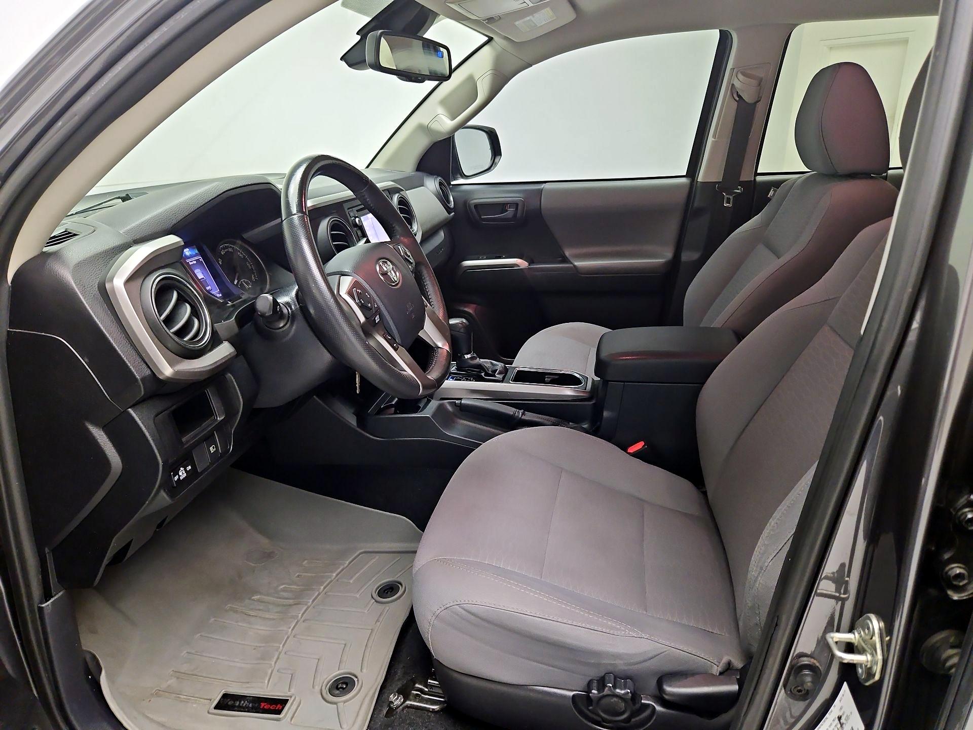 Thumbnail: 2019 Toyota Tacoma - 11