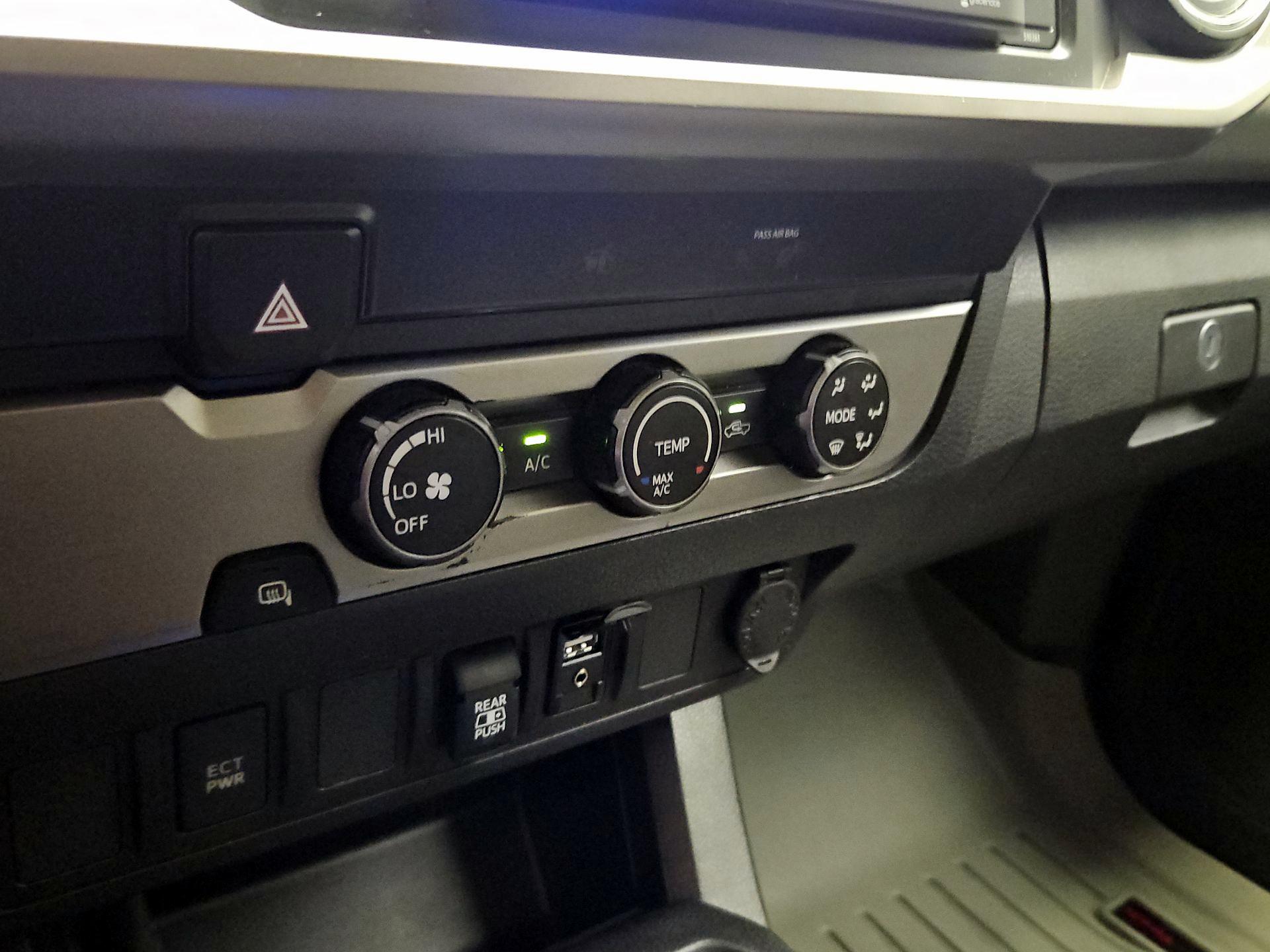 Thumbnail: 2019 Toyota Tacoma - 16