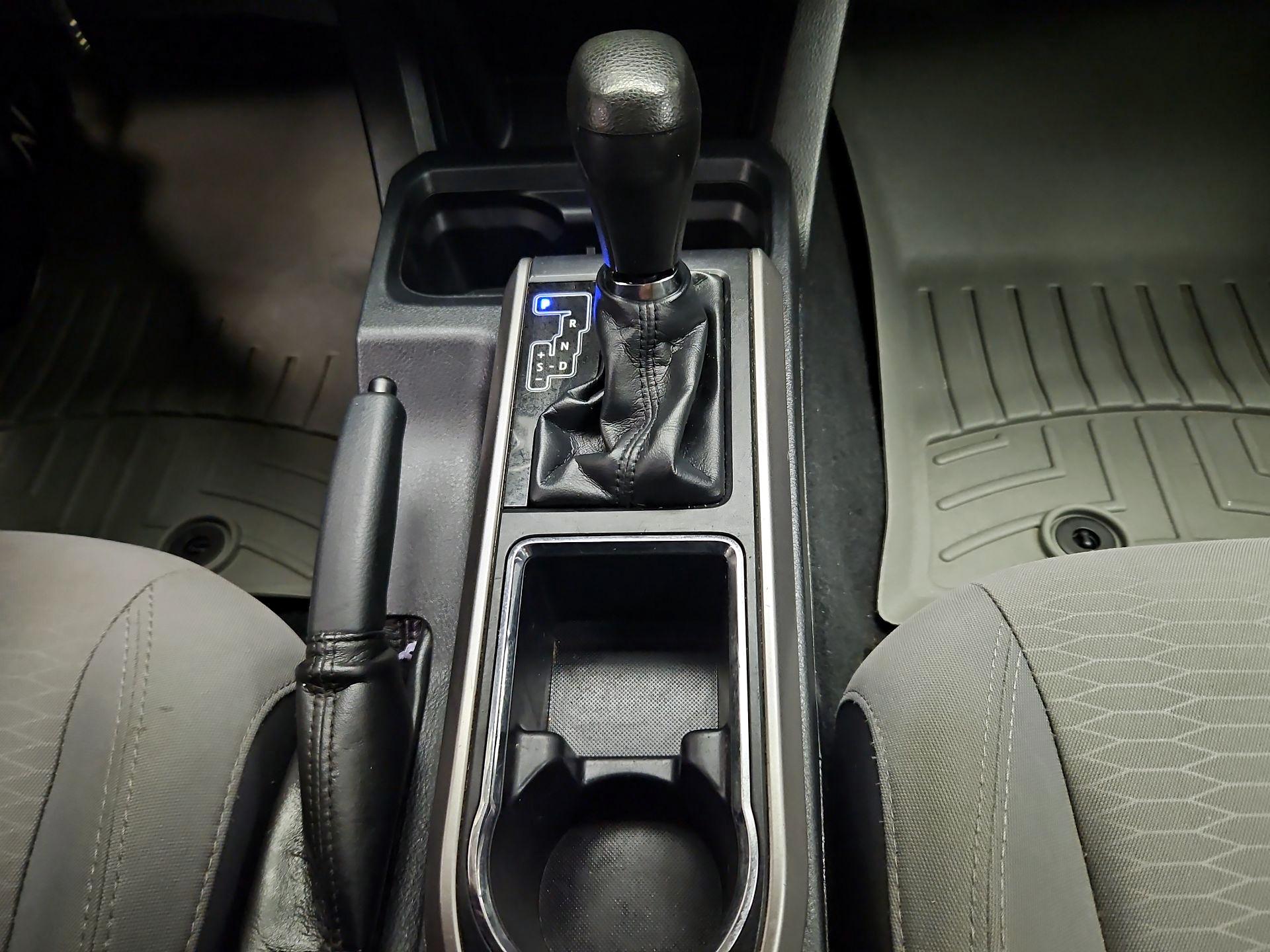 Thumbnail: 2019 Toyota Tacoma - 17