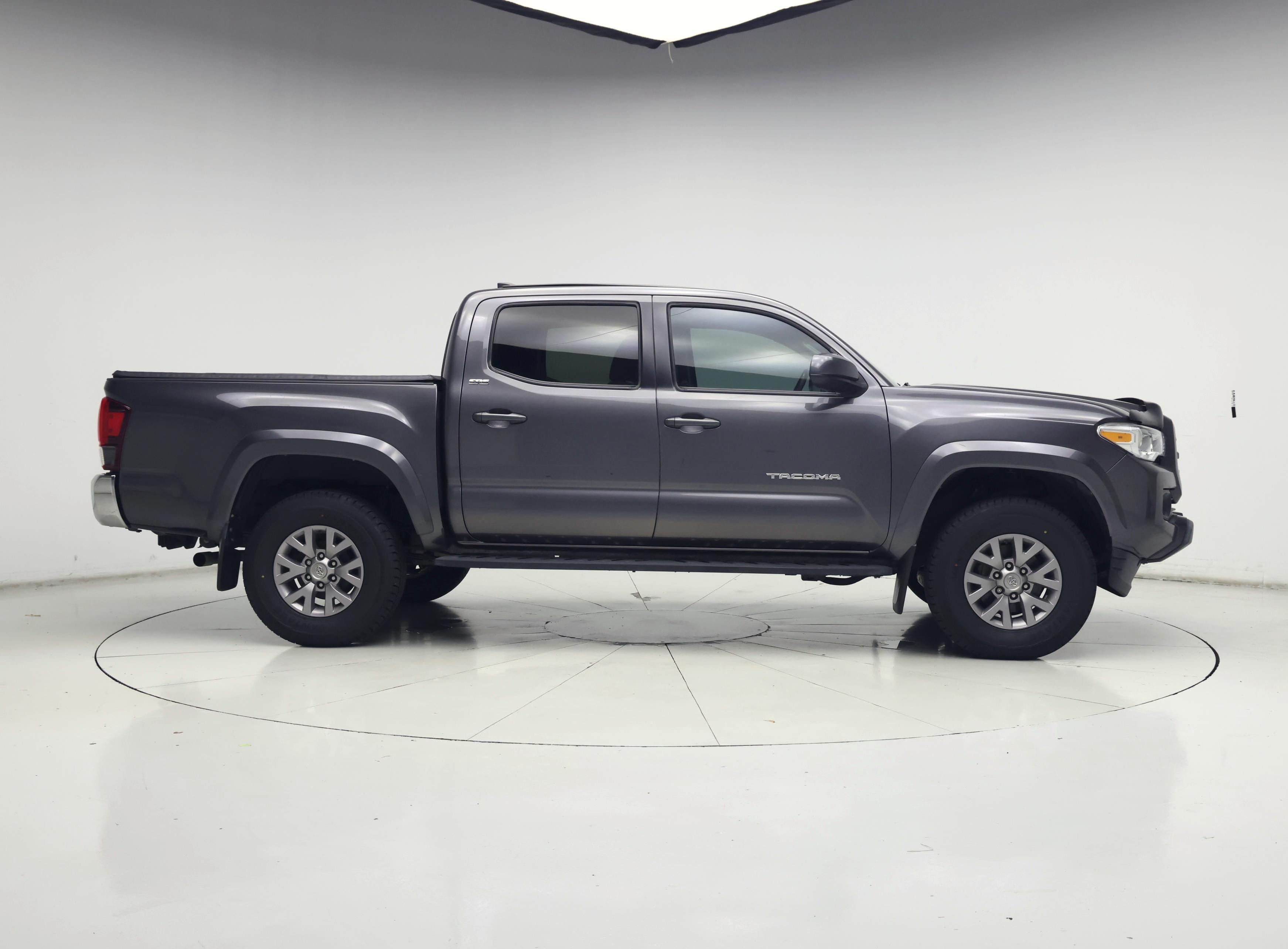 Thumbnail: 2019 Toyota Tacoma - 7