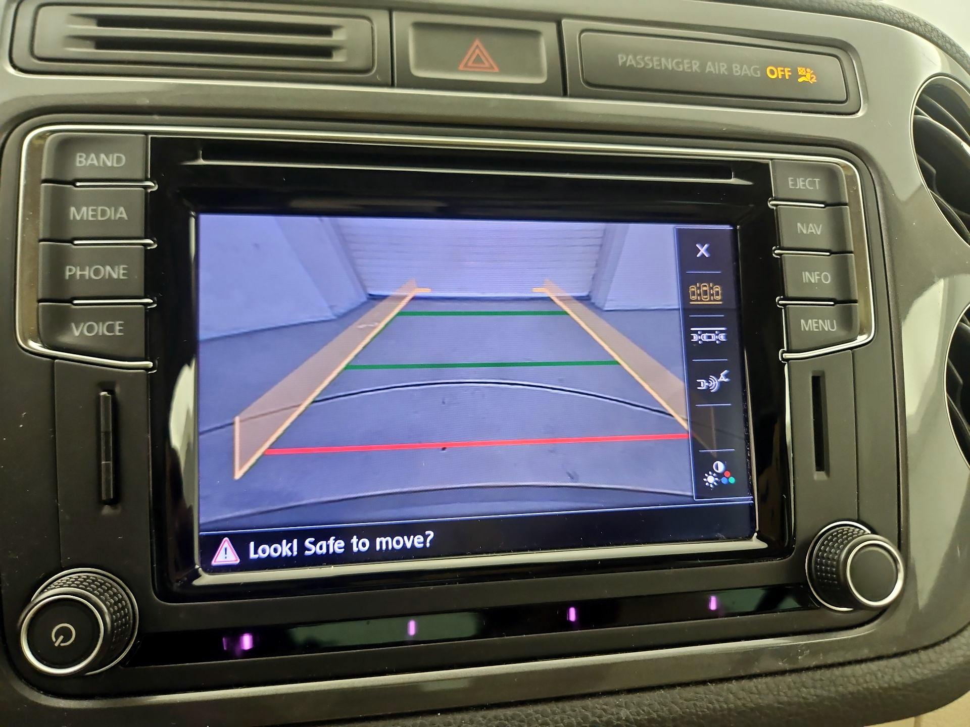 Thumbnail: 2016 Volkswagen Tiguan - 13