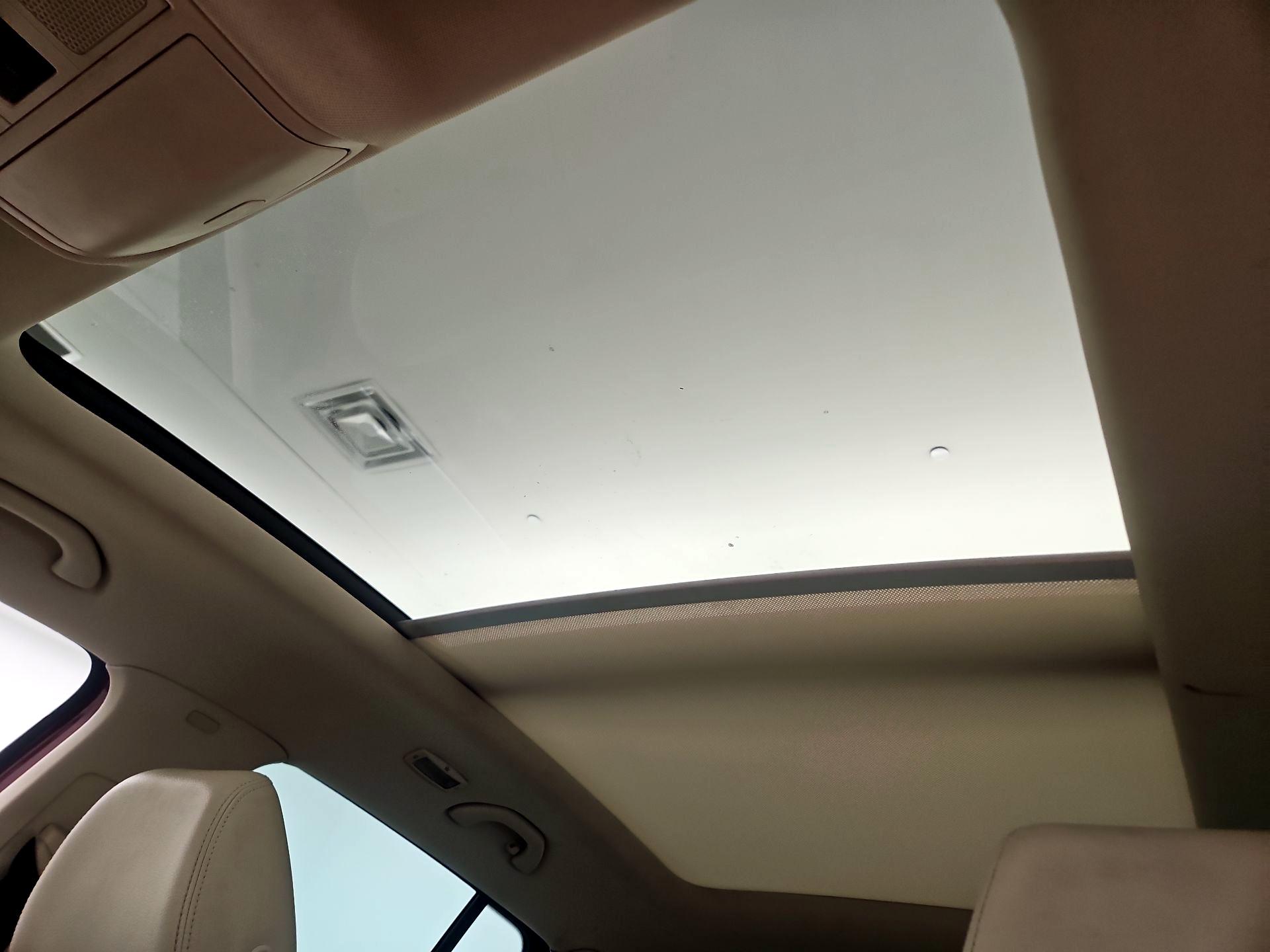 Thumbnail: 2016 Volkswagen Tiguan - 18