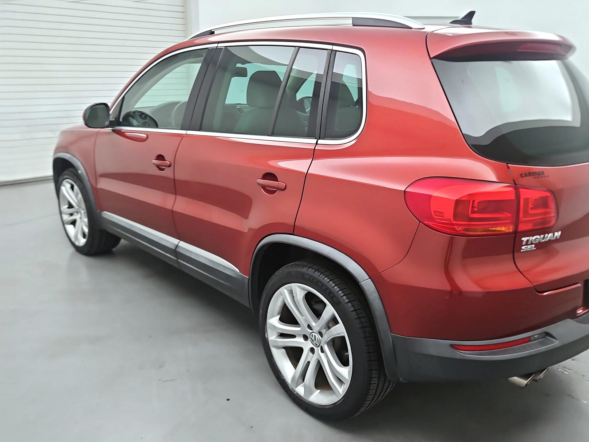 Thumbnail: 2016 Volkswagen Tiguan - 7