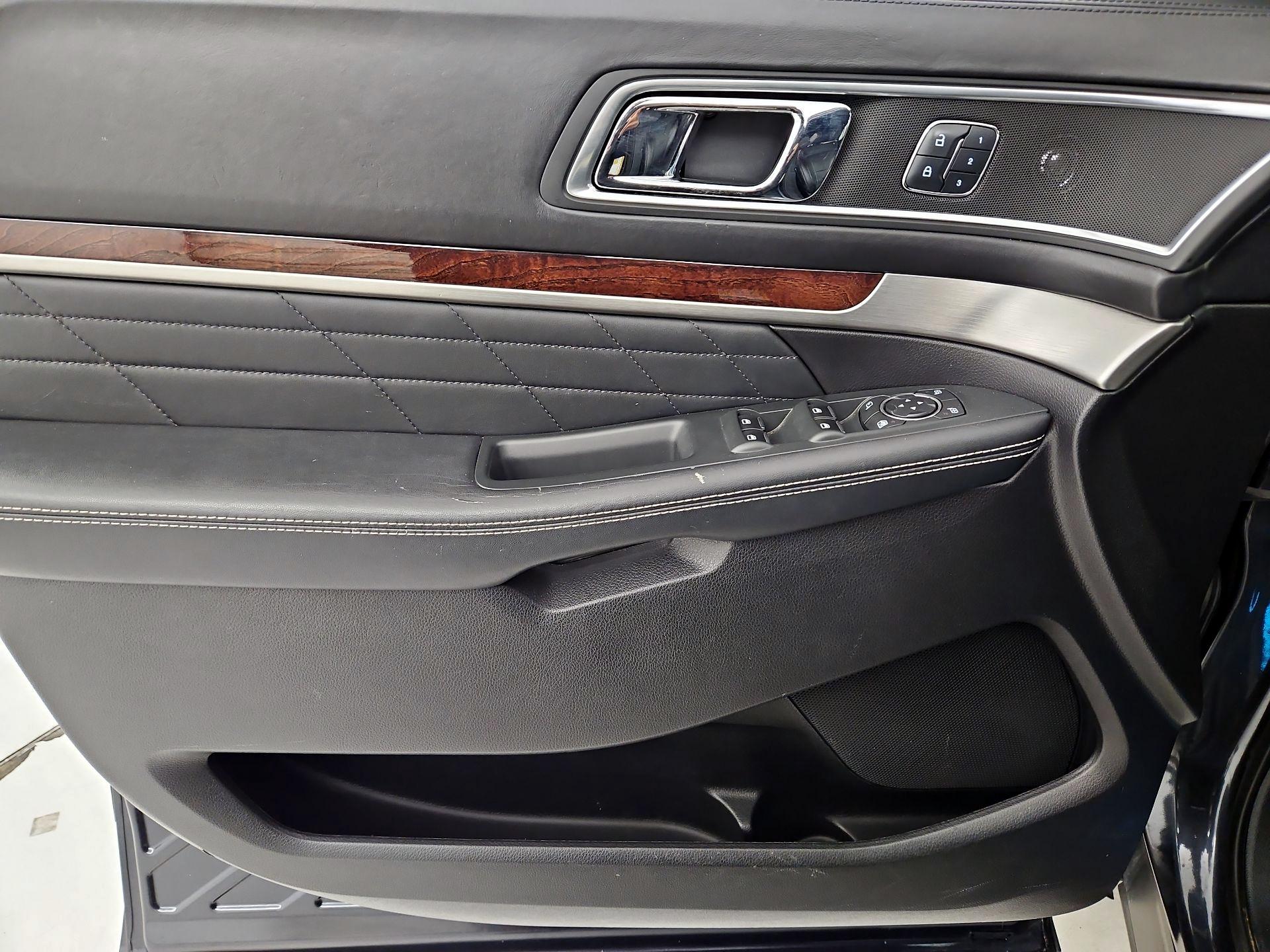 Thumbnail: 2017 Ford Explorer - 12