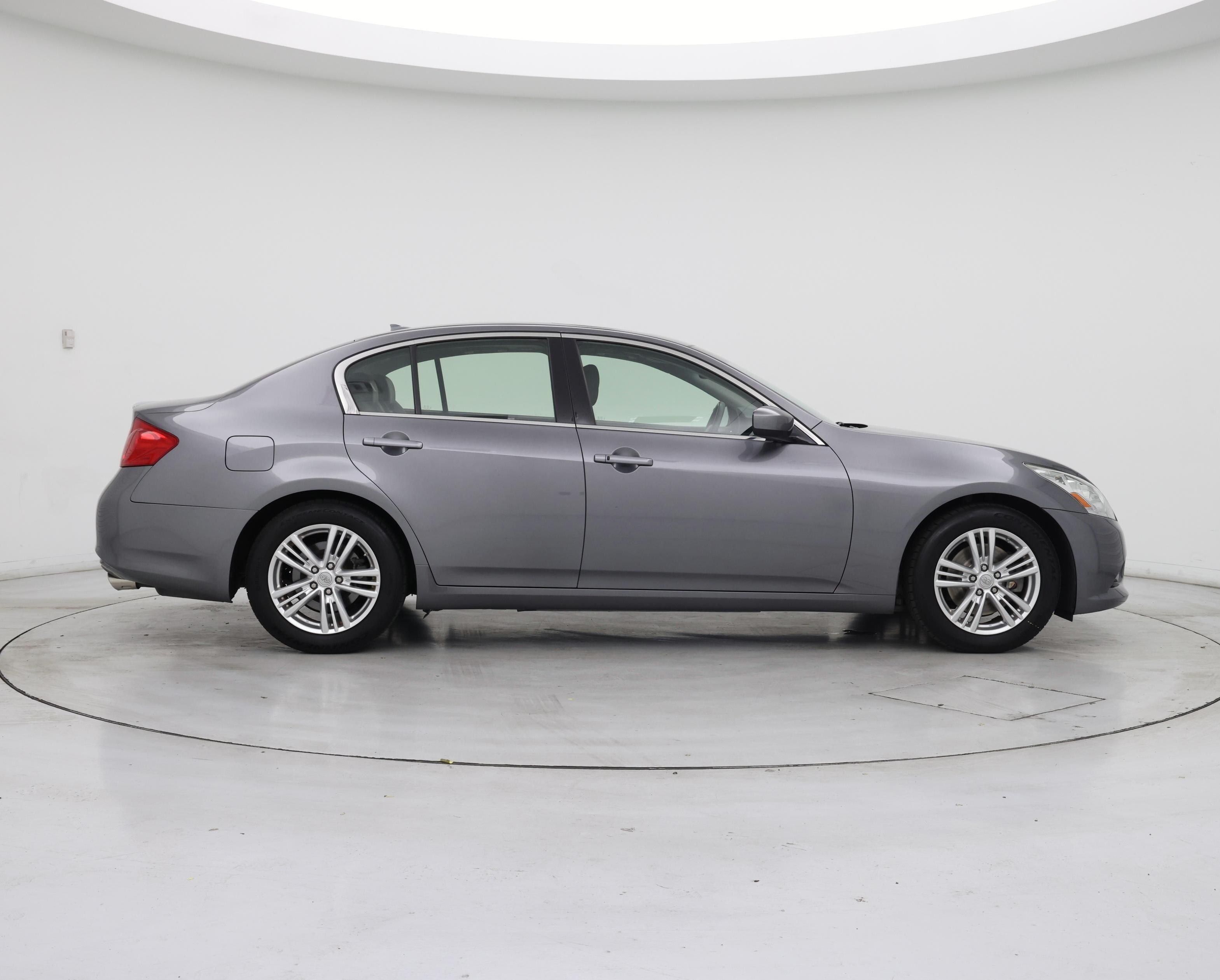 Thumbnail: 2015 INFINITI  - 7