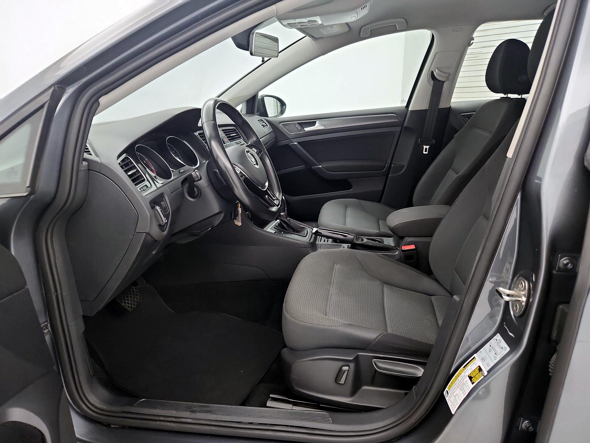 Thumbnail: 2019 Volkswagen Golf - 11