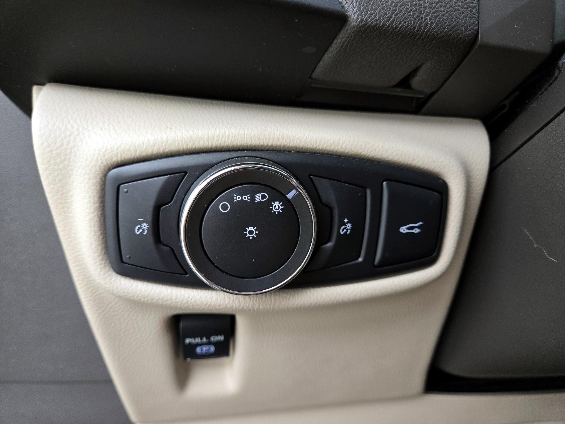 Thumbnail: 2017 Lincoln MKX - 13