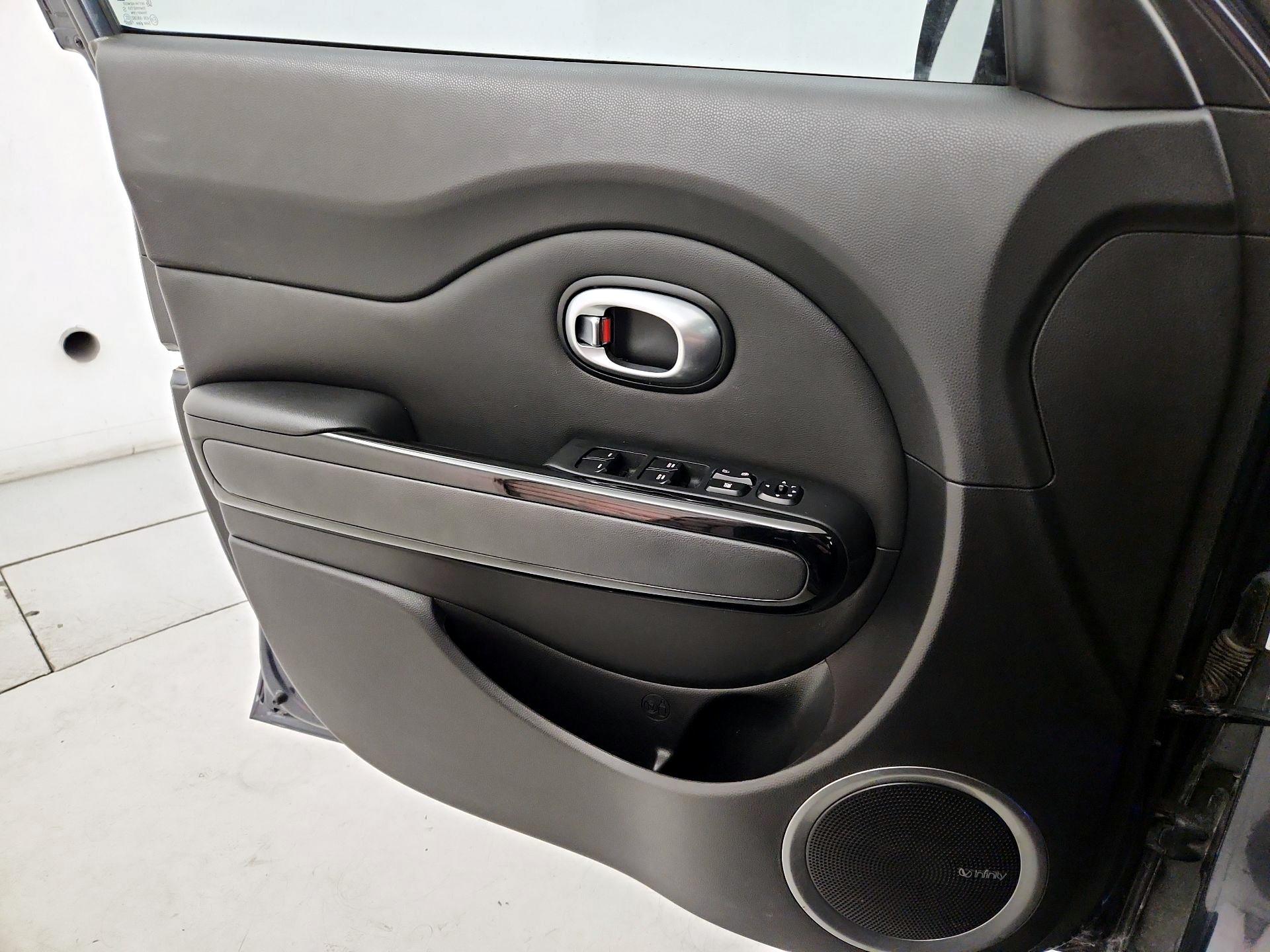 Thumbnail: 2016 Kia Soul - 12