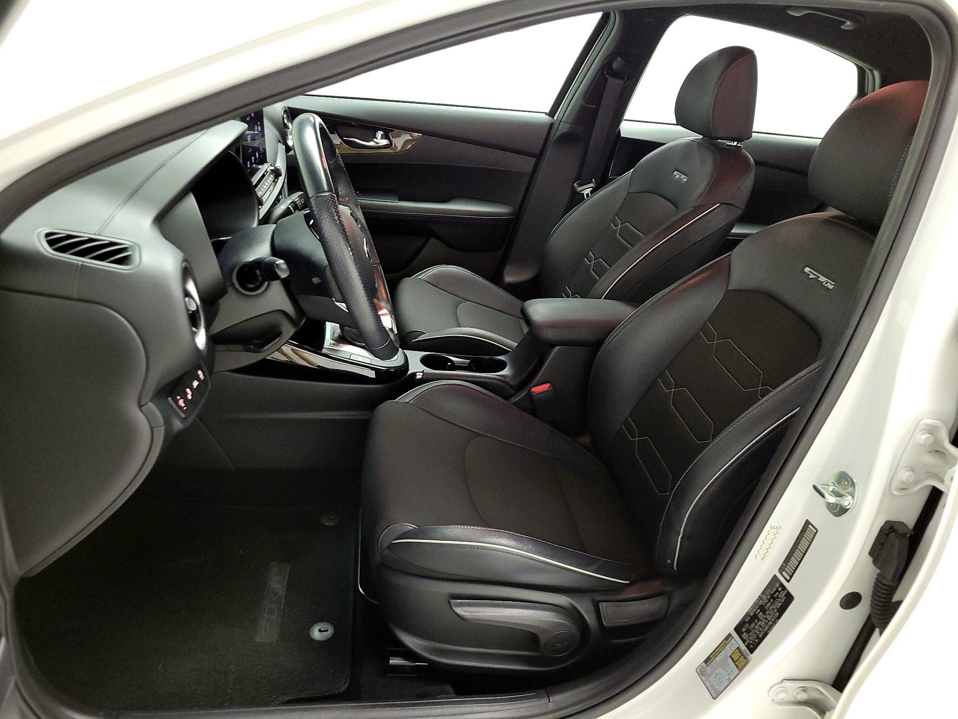 Thumbnail: 2021 Kia Forte - 11