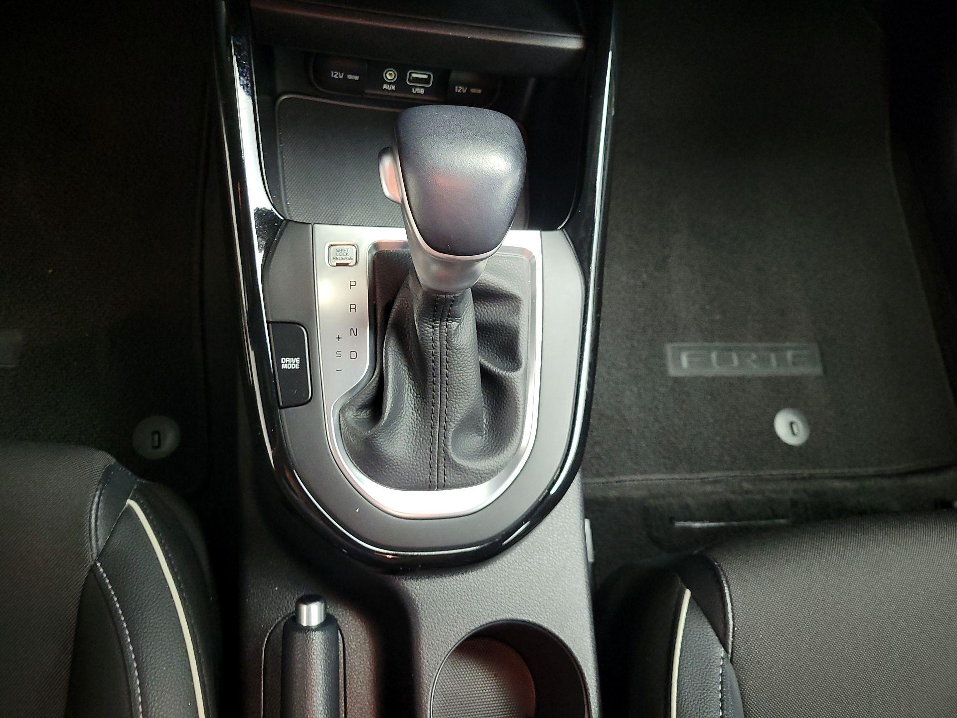 Thumbnail: 2021 Kia Forte - 18