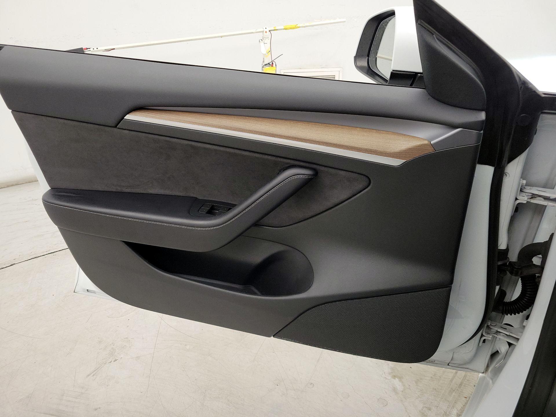 Thumbnail: 2023 Tesla Model 3 - 12