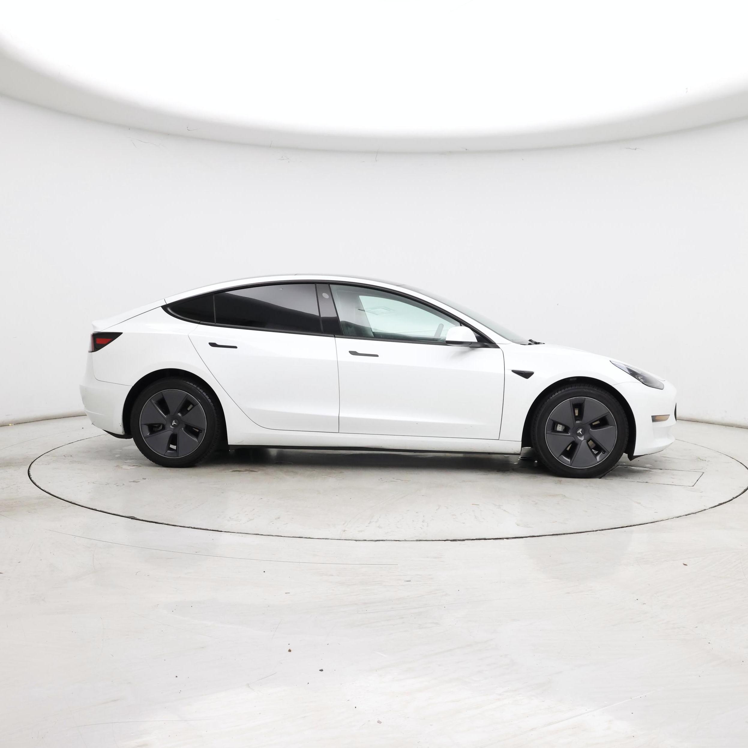 Thumbnail: 2023 Tesla Model 3 - 7