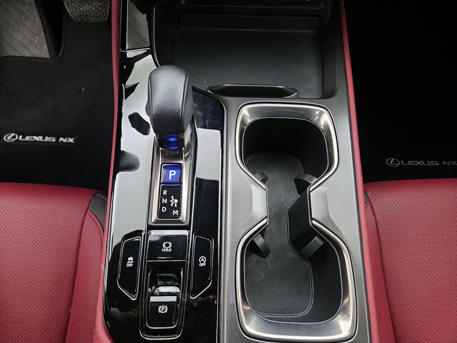 2024 Lexus NX 250 - Photo 18