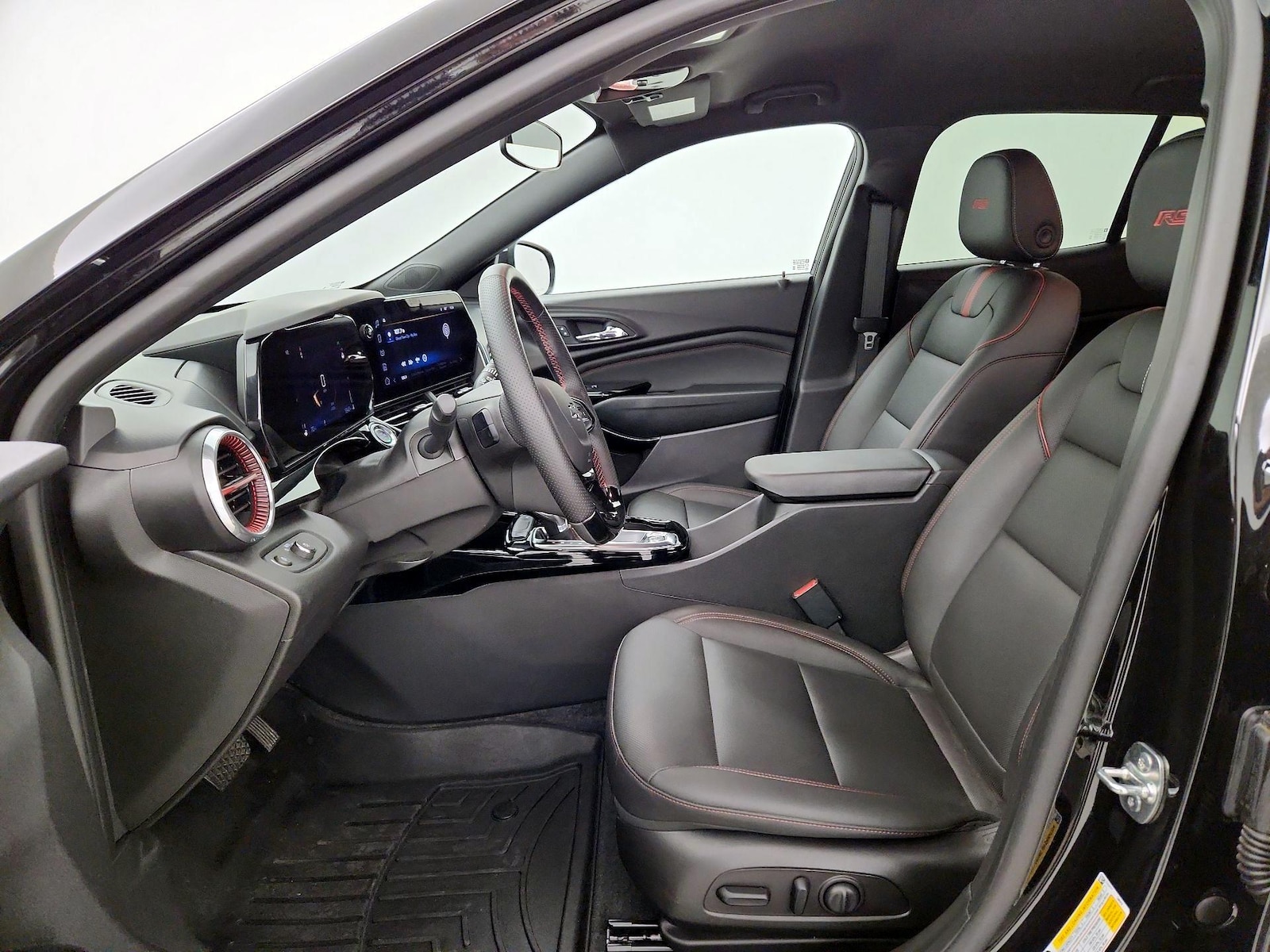 2025 Chevrolet Trax RS - Photo 12
