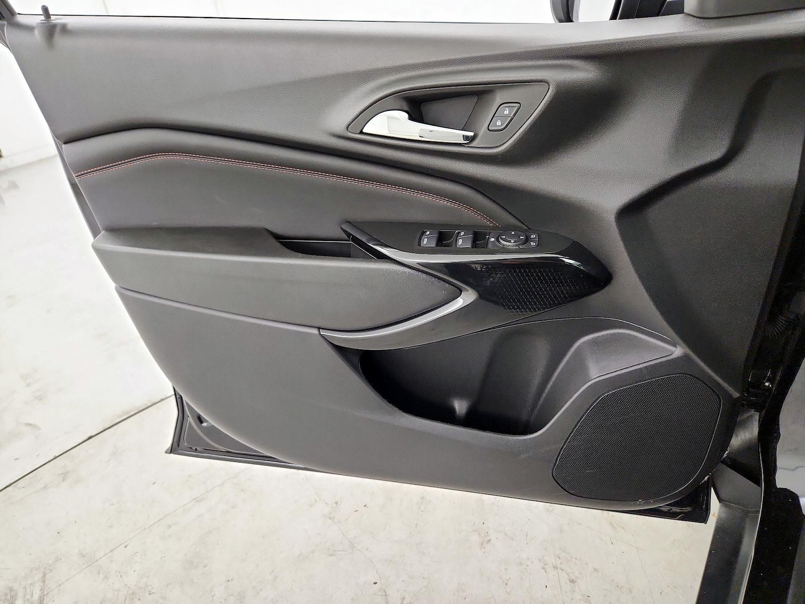 2025 Chevrolet Trax RS - Photo 13