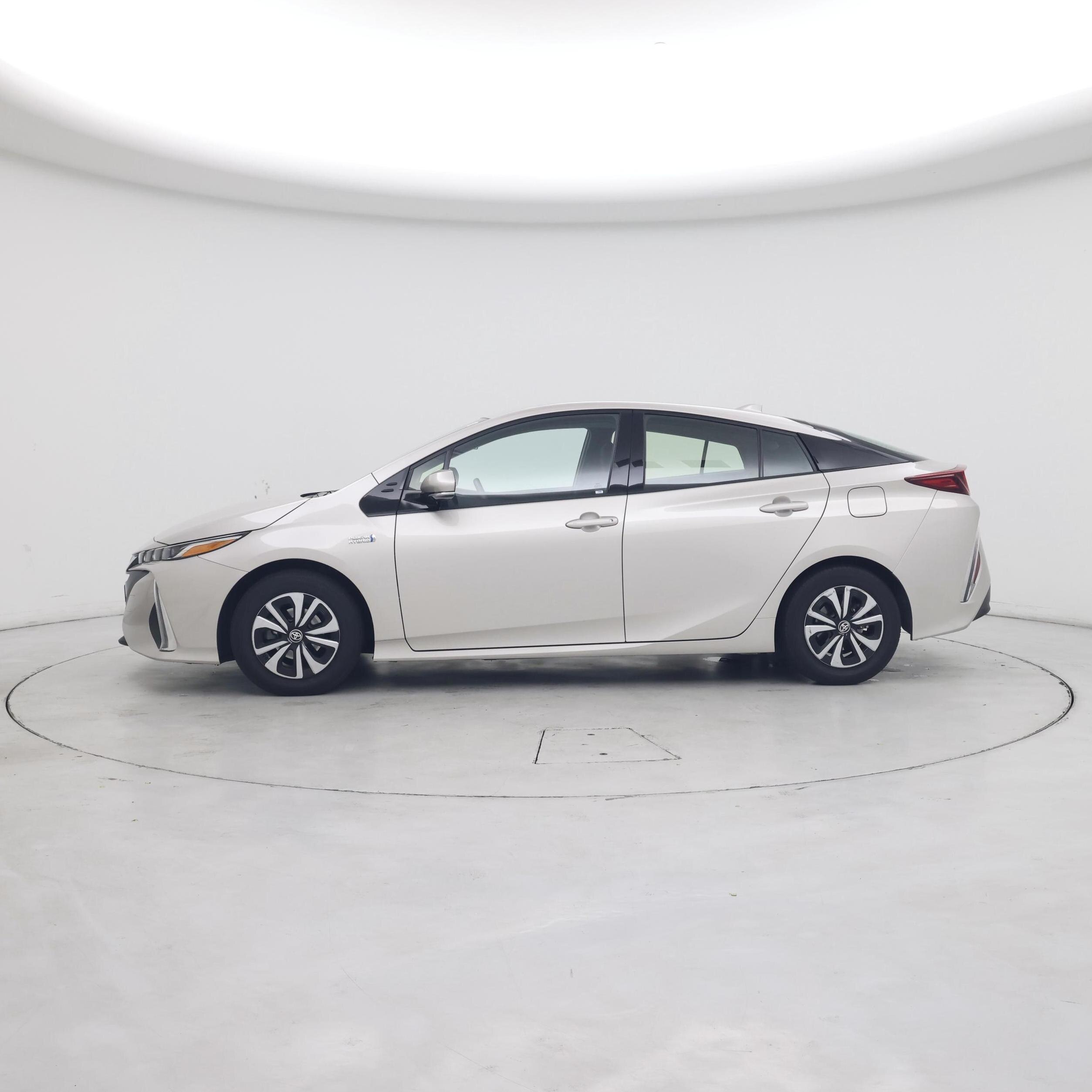 Thumbnail: 2018 Toyota Prius Prime - 3
