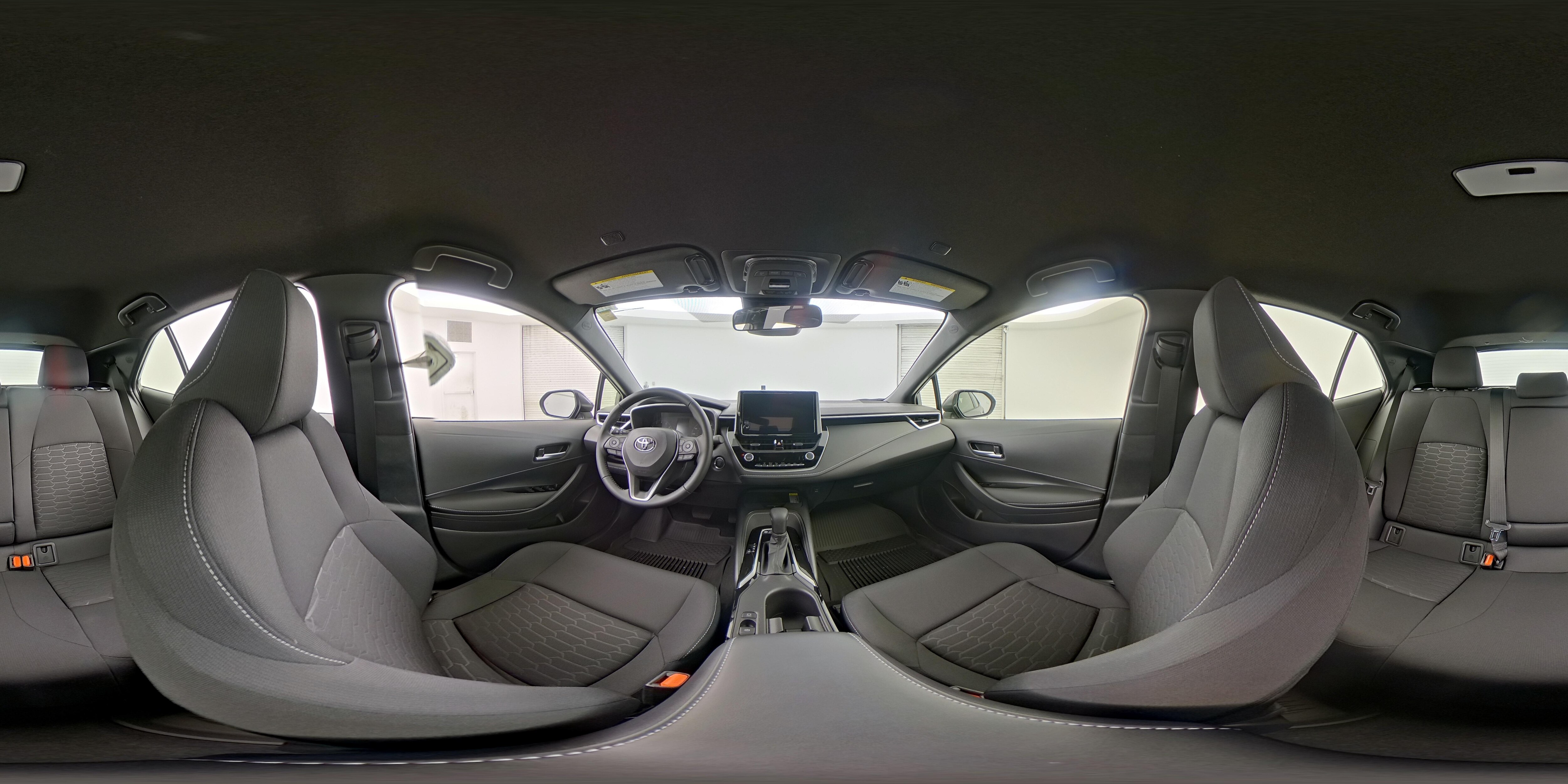 2026 Toyota Corolla Hatchback SE - Photo 24