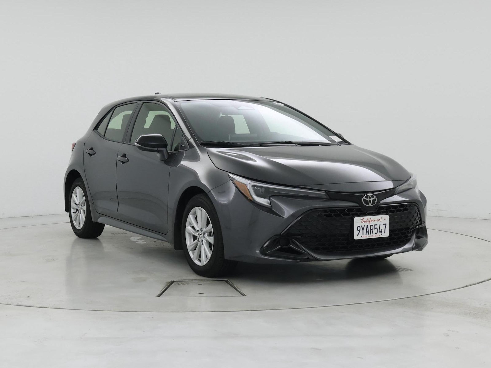 2026 Toyota Corolla Hatchback SE - Photo 2