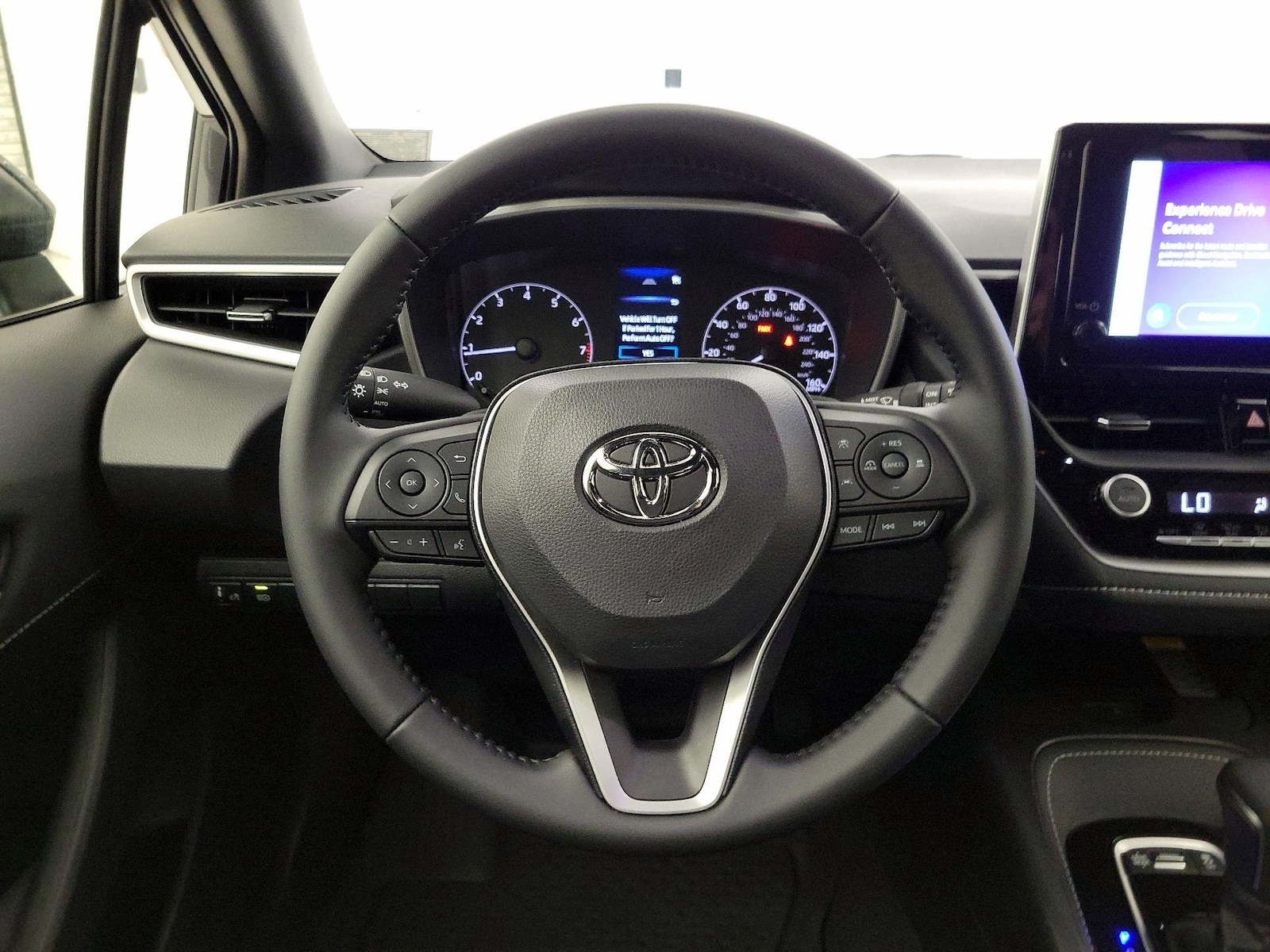 2026 Toyota Corolla Hatchback SE - Photo 11