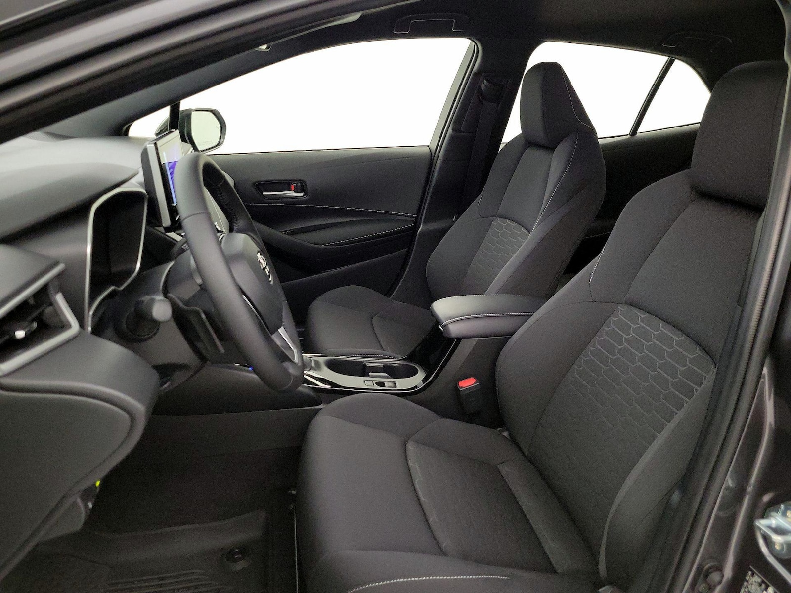 2026 Toyota Corolla Hatchback SE - Photo 12