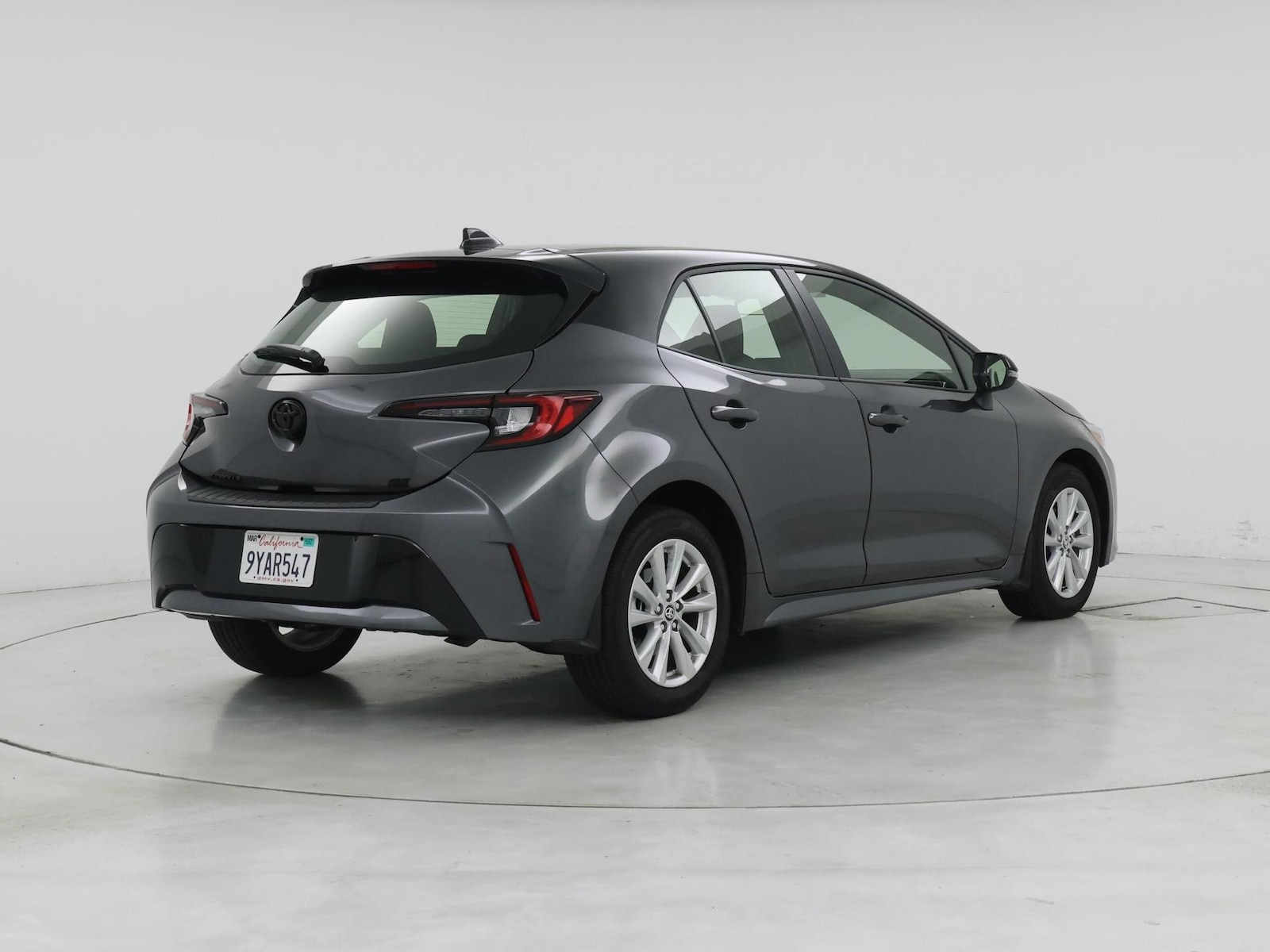 2026 Toyota Corolla Hatchback SE - Photo 9
