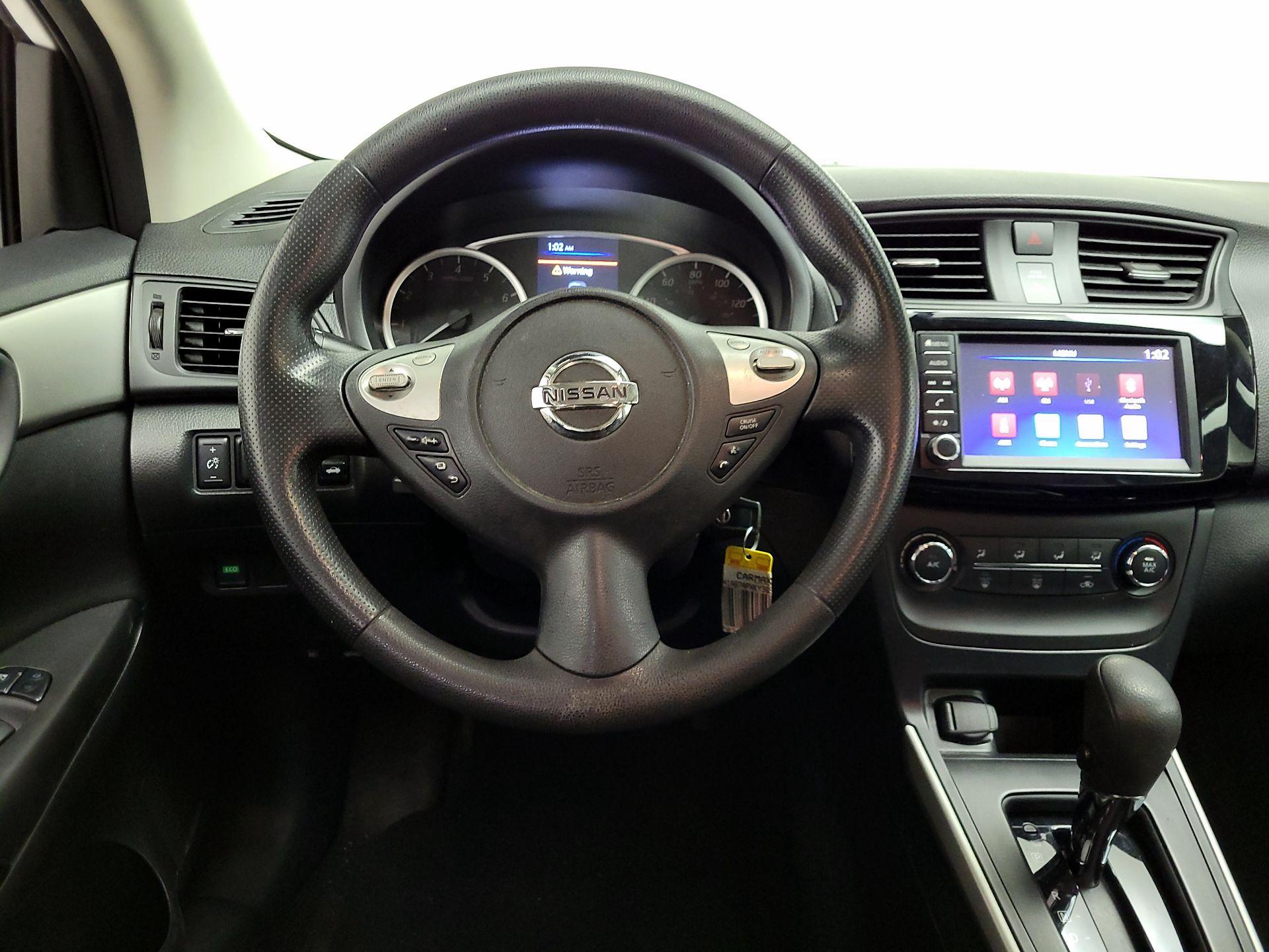Thumbnail: 2019 Nissan Sentra - 10