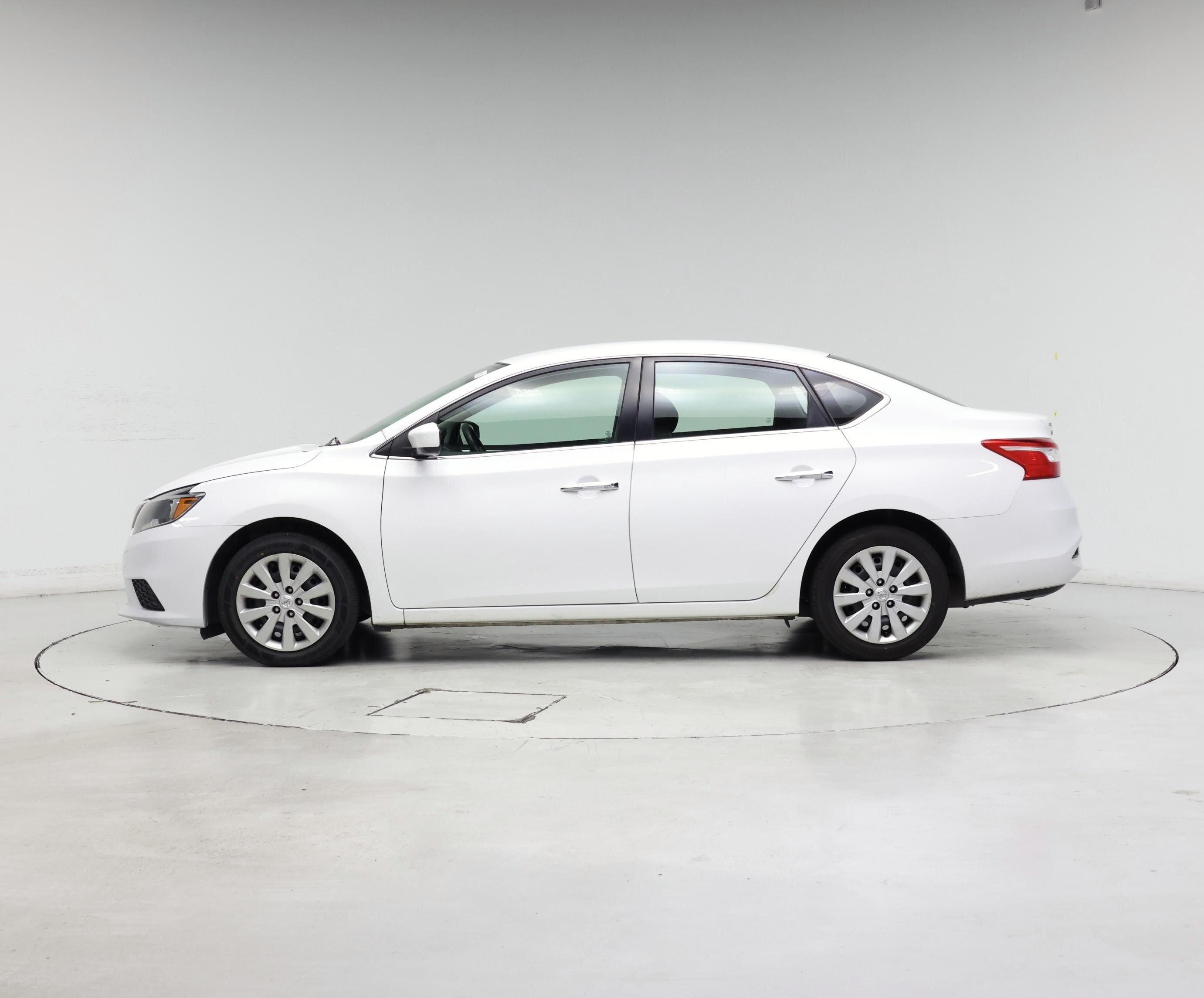 Thumbnail: 2019 Nissan Sentra - 3