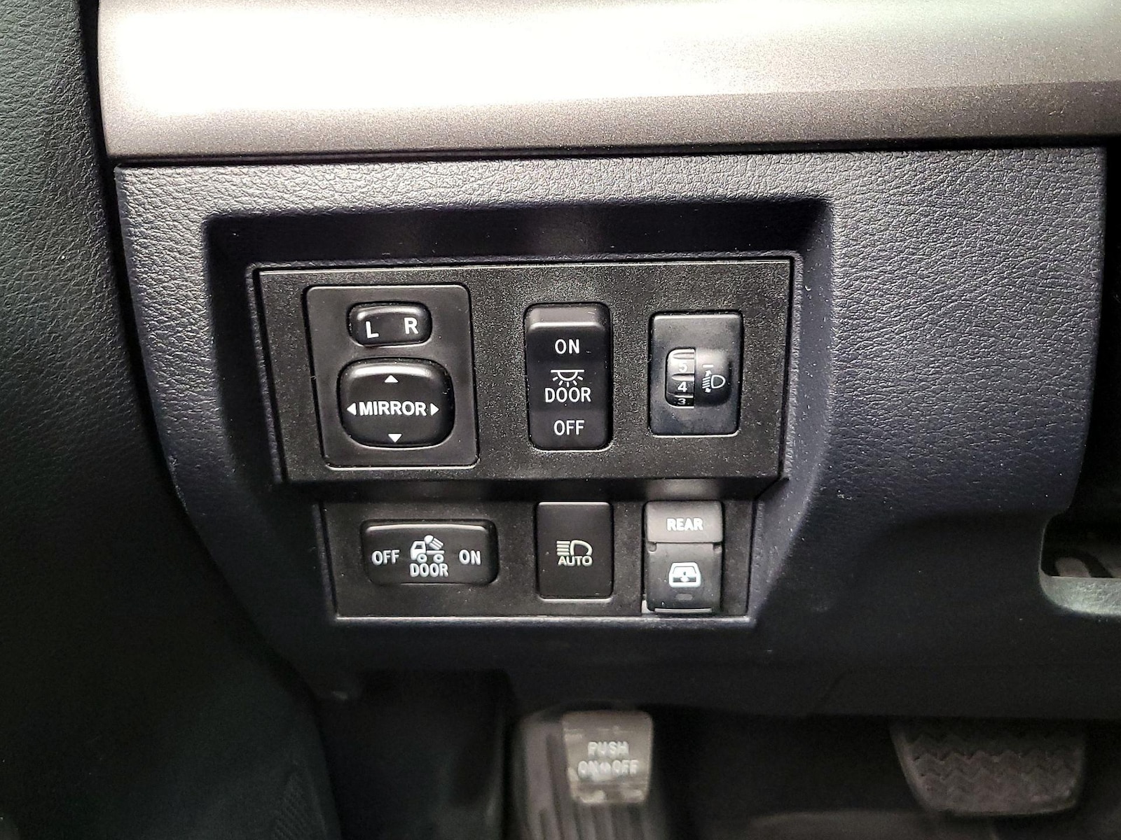 2018 Toyota Tundra SR5 - Photo 14