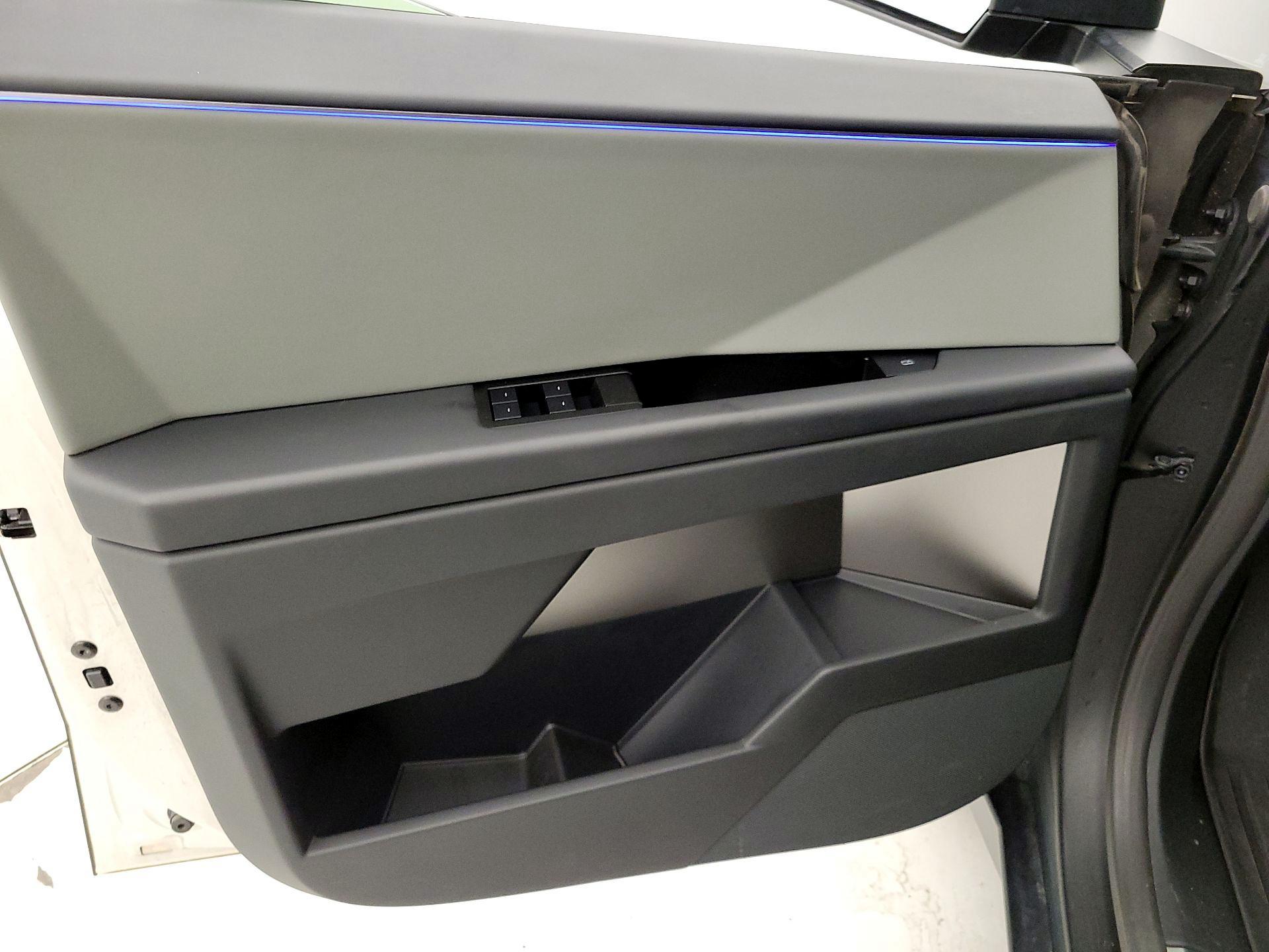 Thumbnail: 2024 Tesla Cybertruck - 12